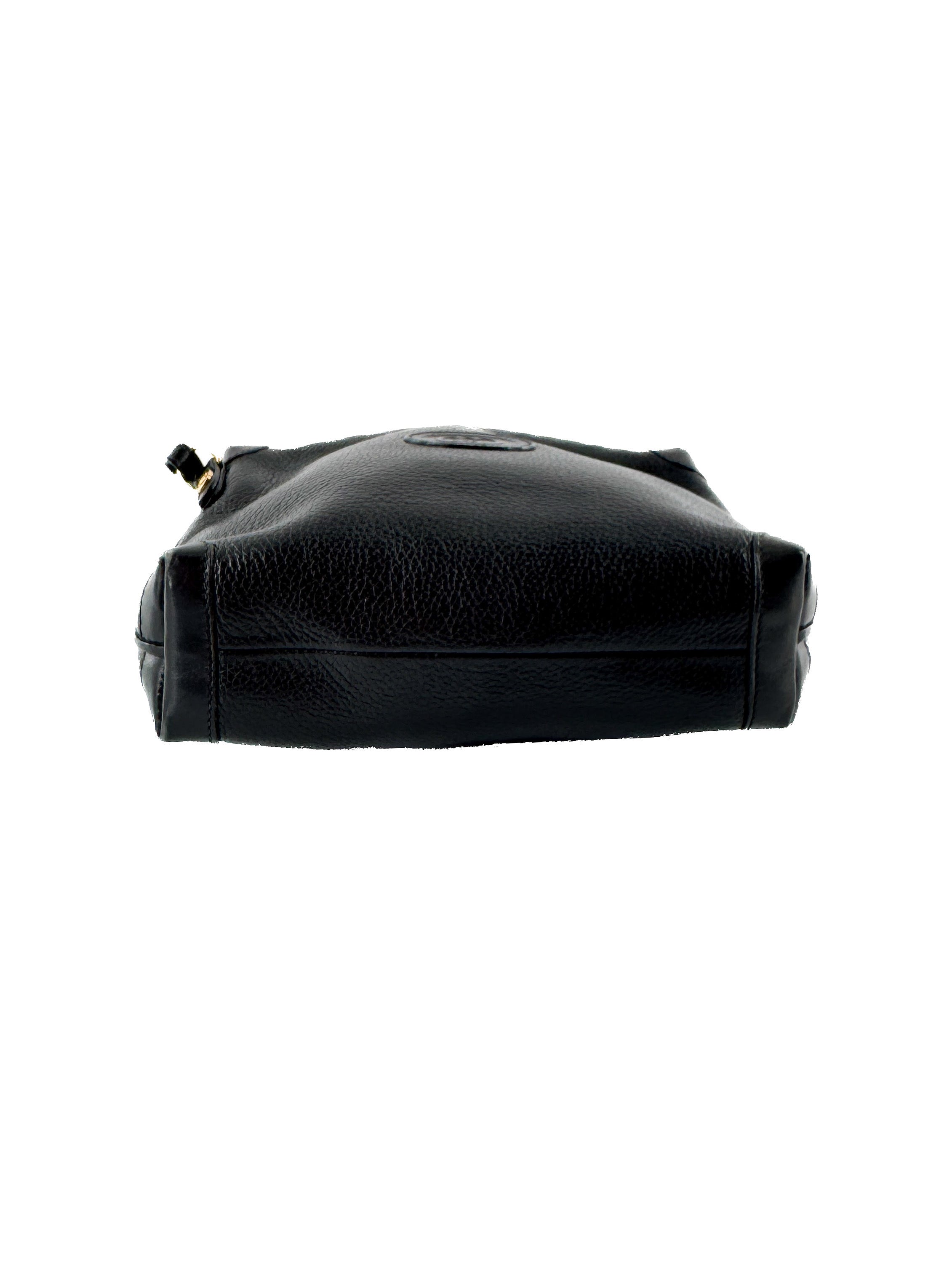 Gucci black vintage leather crossbody 007-104-0093