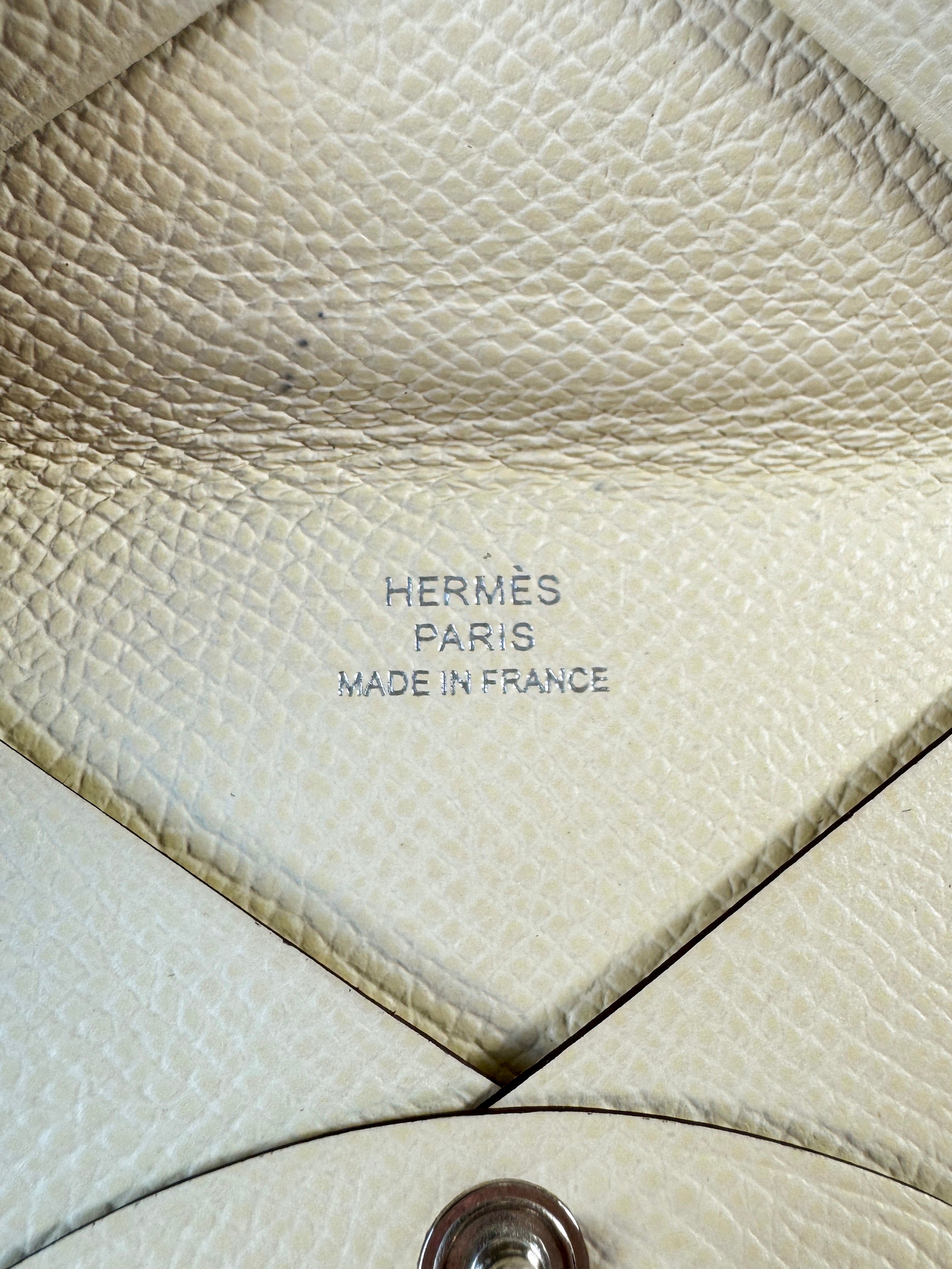 Hermès cream Calvi cardholder ZSI012DB