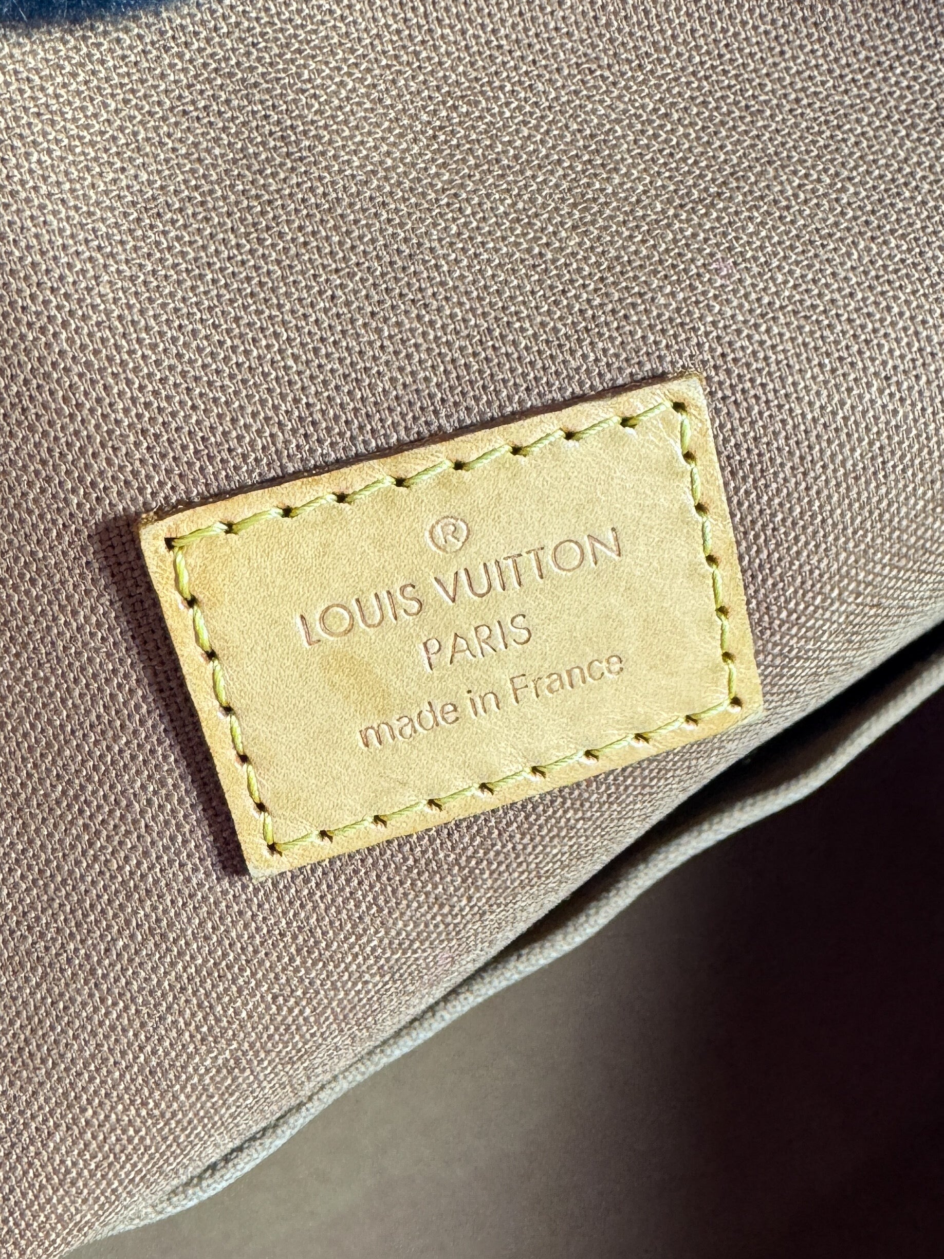 Louis Vuitton monogram horiztonal lockit FL2017