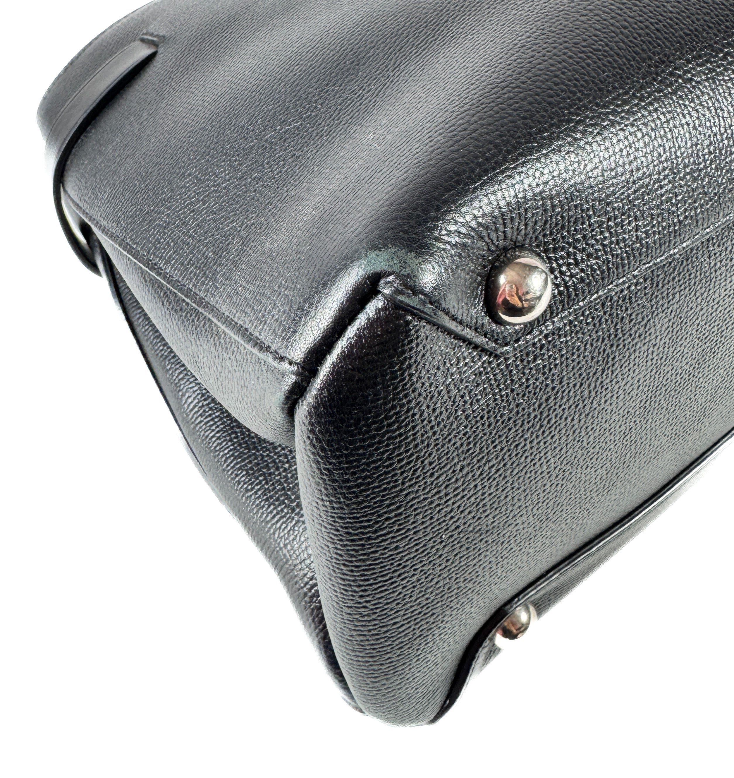 Burberry black house check grainy calfskin Banner bag ITCORDI17CAL