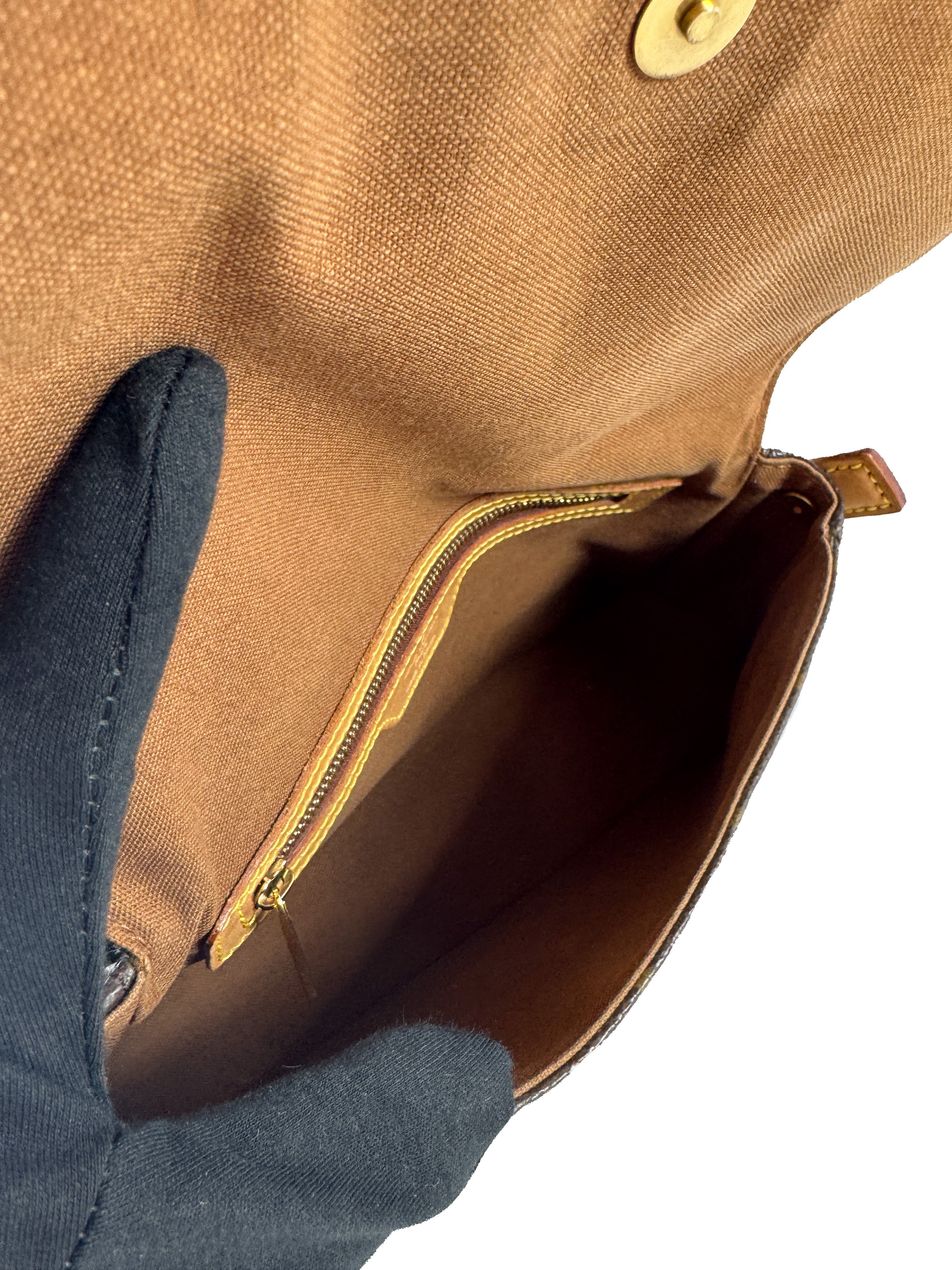 Louis Vuitton monogram Looping mini MI0022