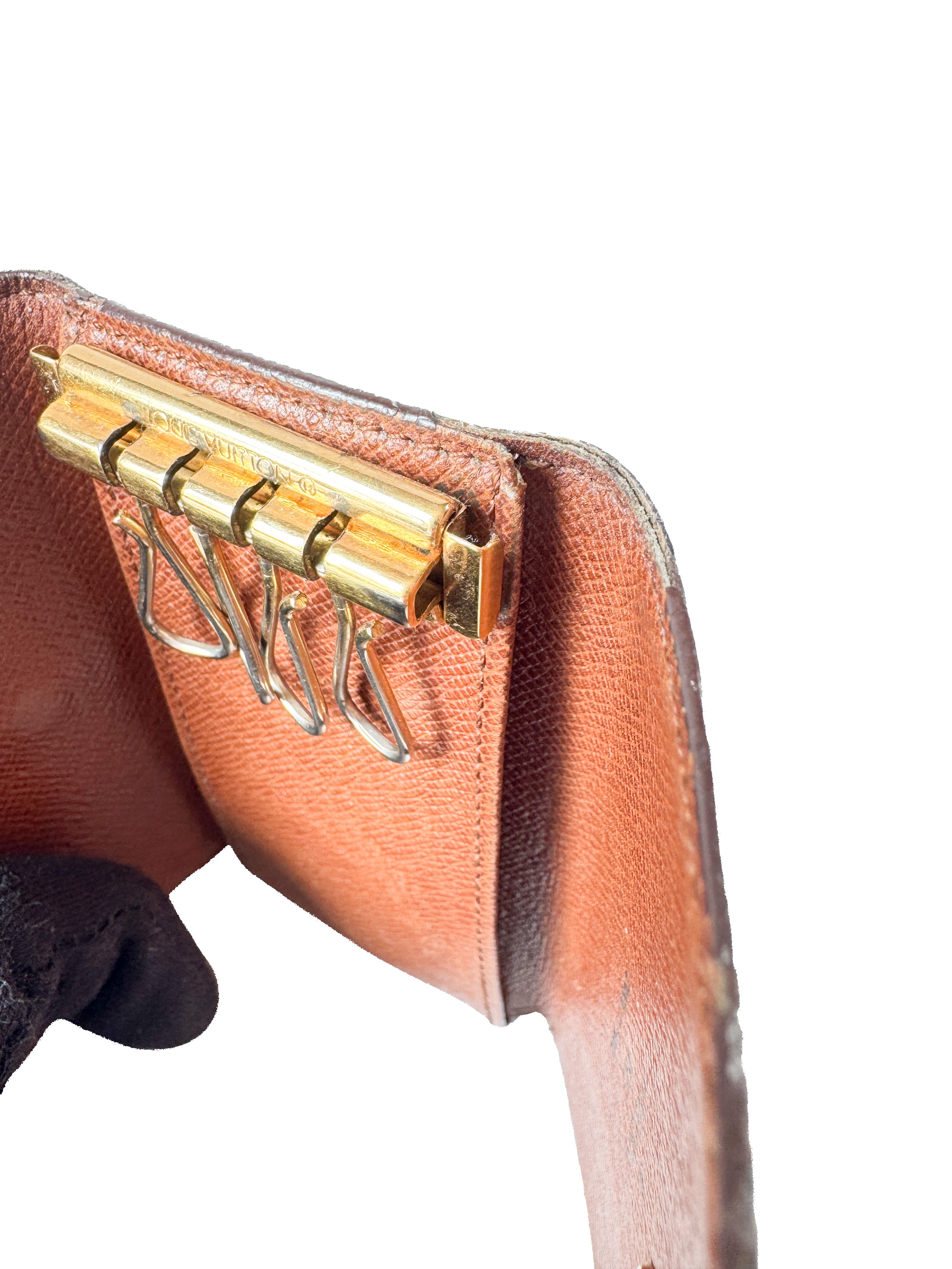 Louis Vuitton monogram 4 key holder RA1904