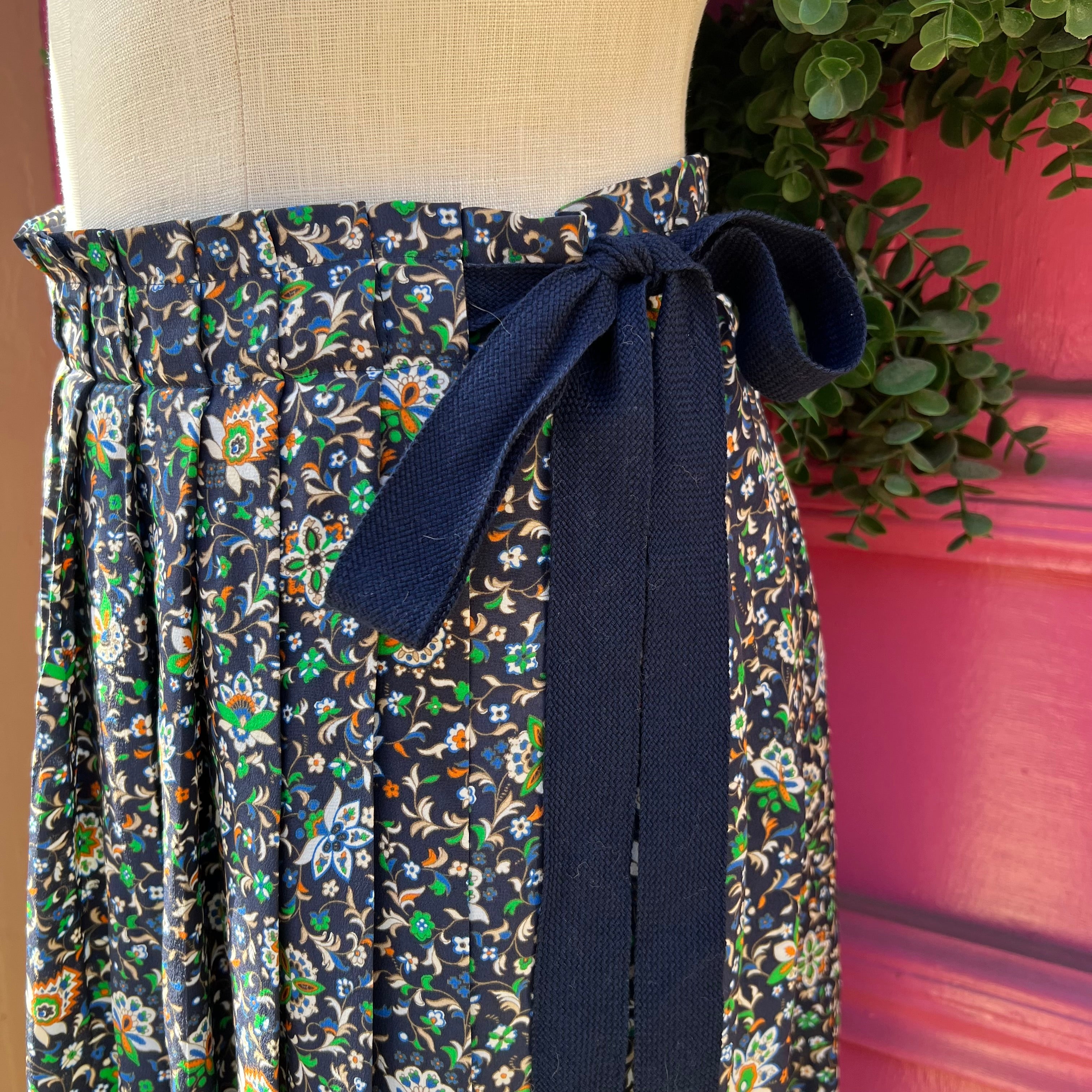 Tory Burch navy floral tank skirt set size 4