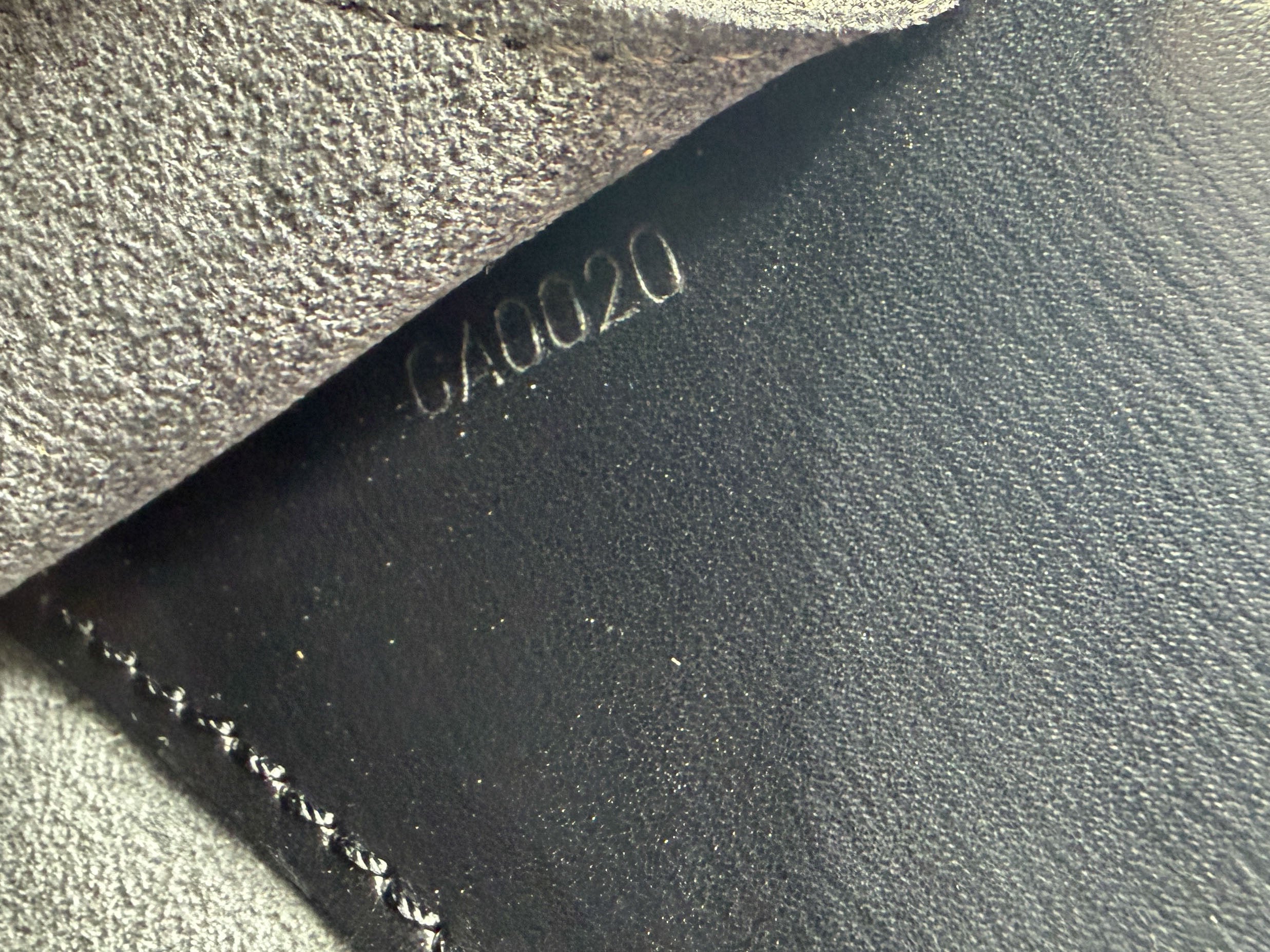 Louis Vuitton black epi leather Cluny CA0020