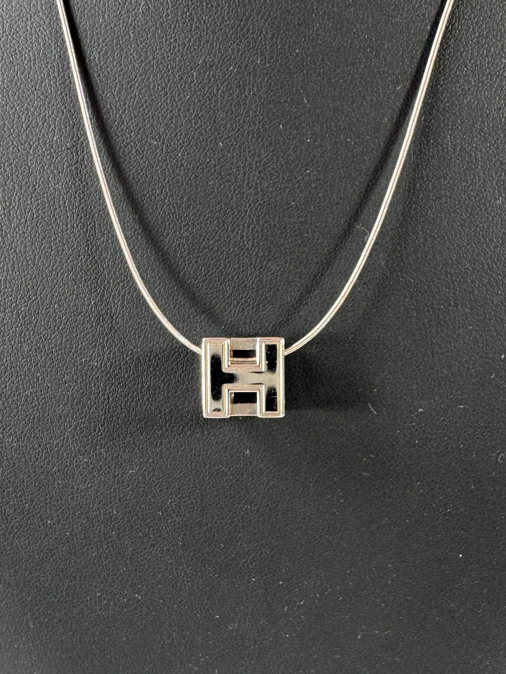 Hermès silver/white Cage d' H necklace