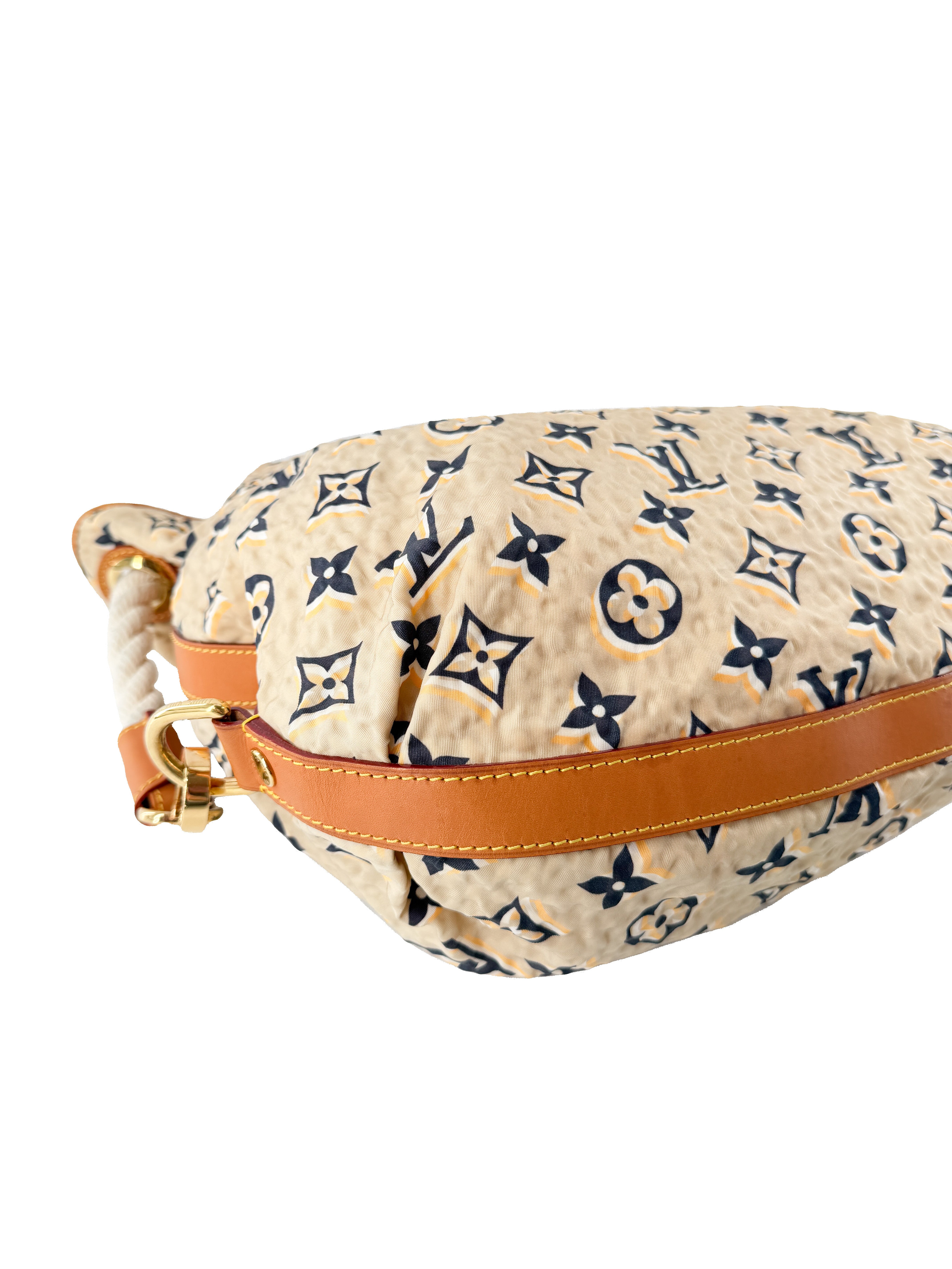 Louis Vuitton cream monogram Bulles MM Cruise Line FL4009
