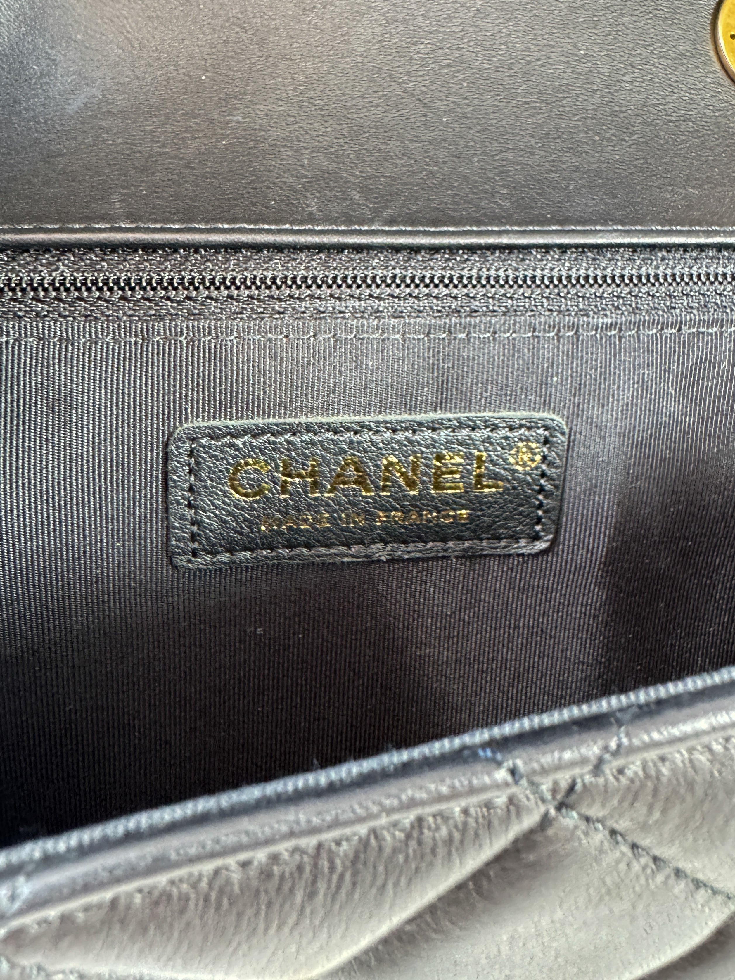 Chanel medium black lambskin Elegant CC flap 208382260