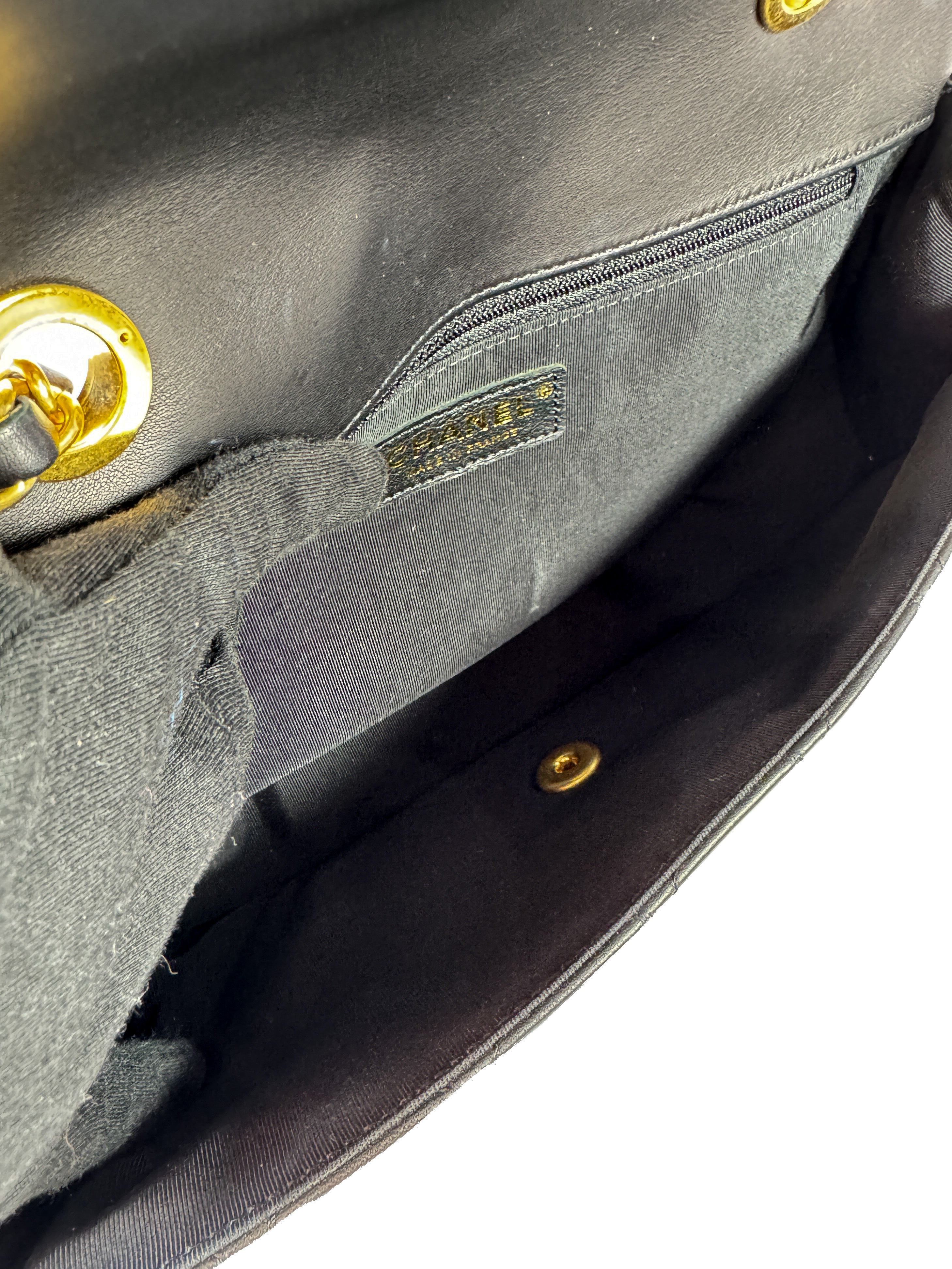 Chanel medium black lambskin Elegant CC flap 208382260