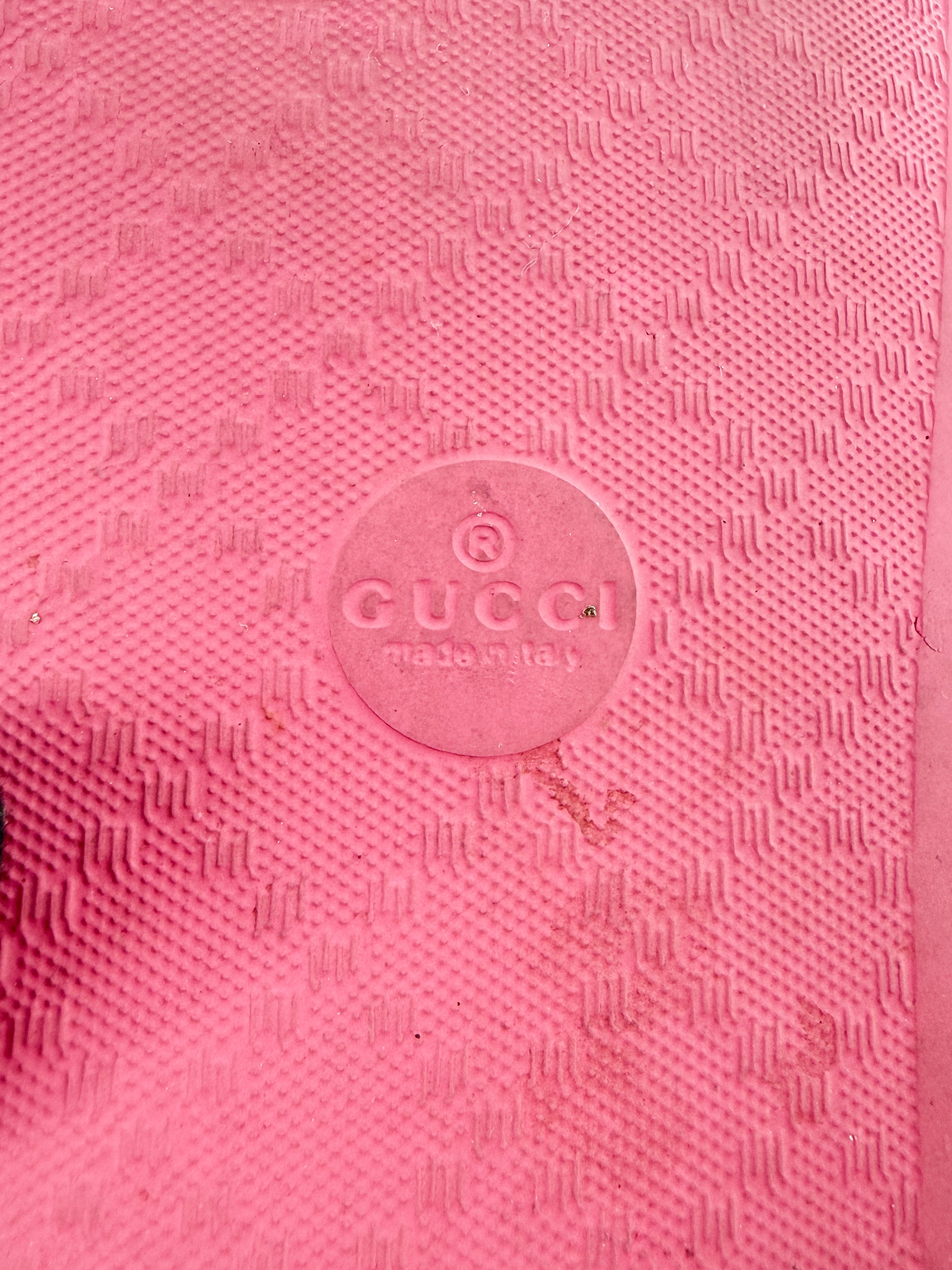 Gucci hot pink rubber pool slides size 37 BOX