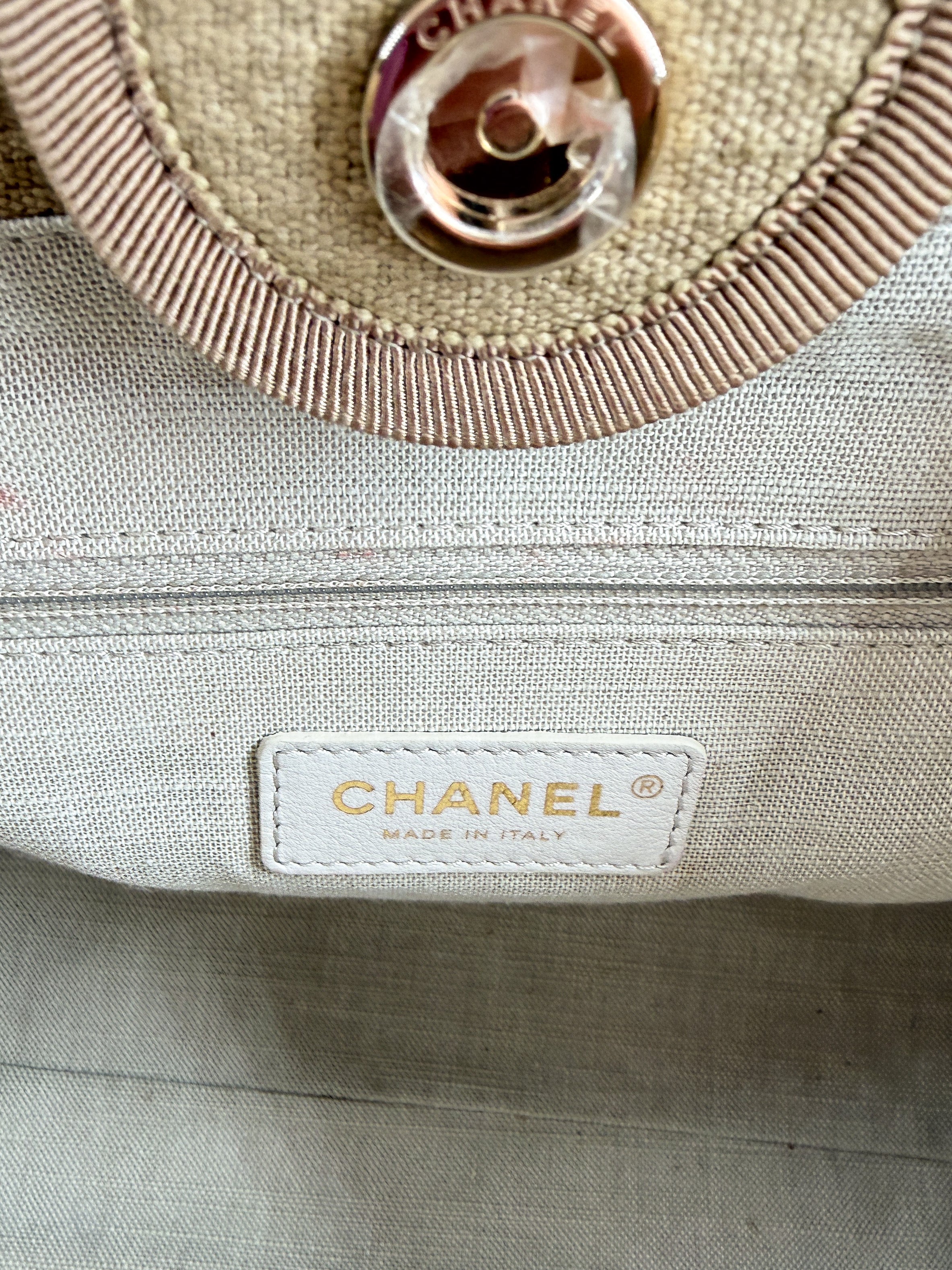 Chanel beige mixed materials small Deauville tote C0TNKH70