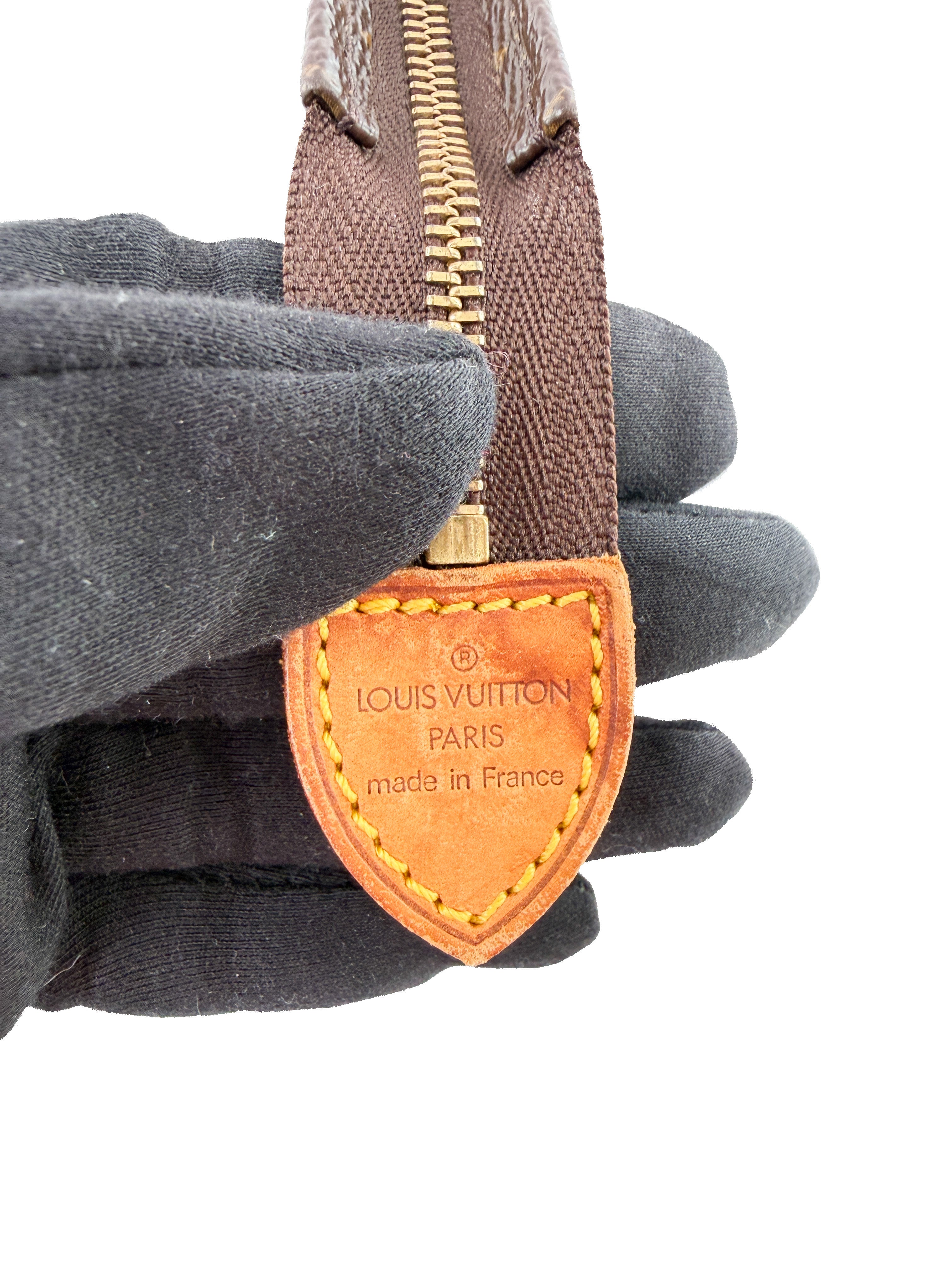 Louis Vuitton monogram toiletry 15 pouch DU0088