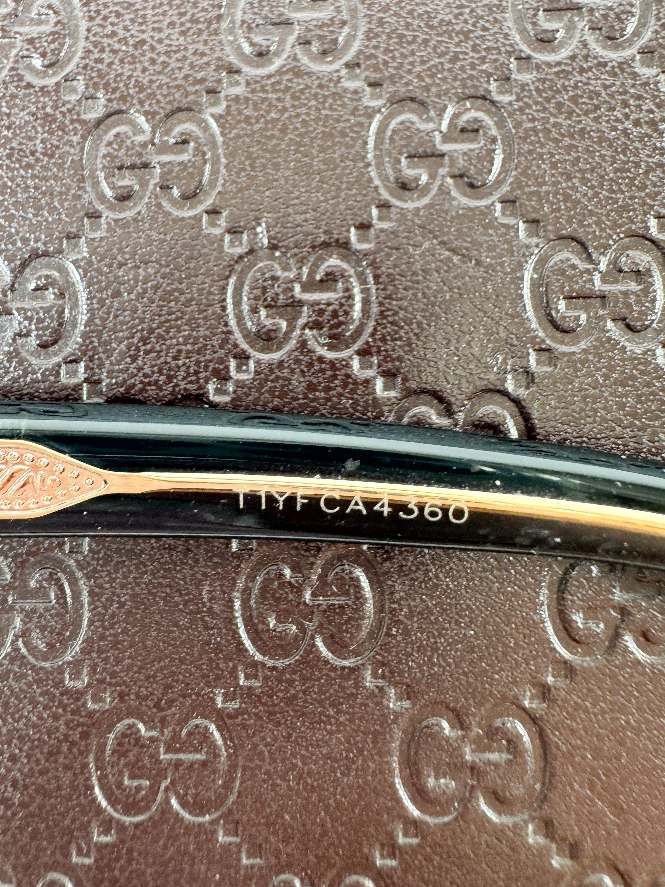 Gucci black sunglasses TTYFCA4360