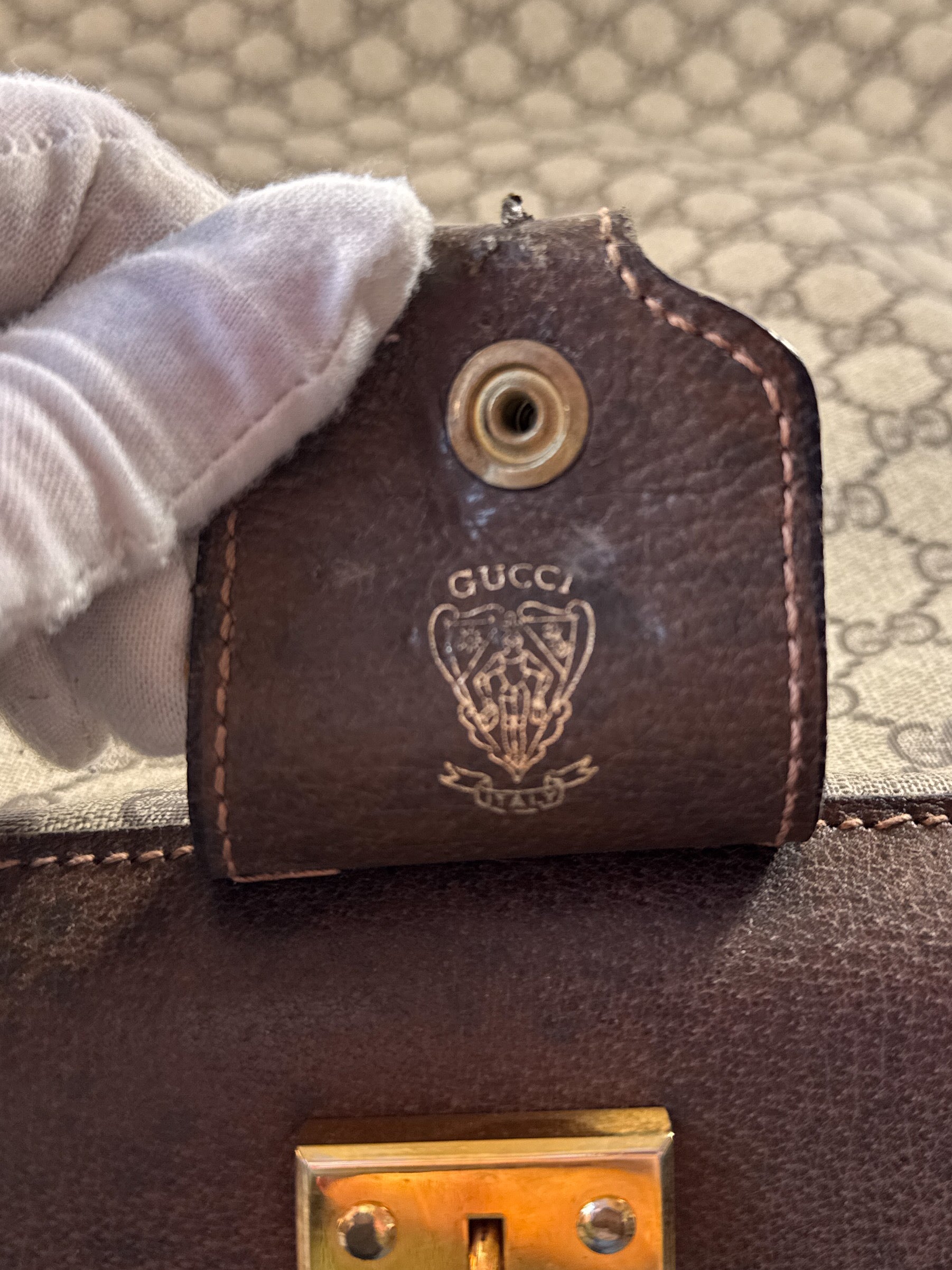 Gucci GG Supreme 1980s garment bag 24-011-594 **as is**