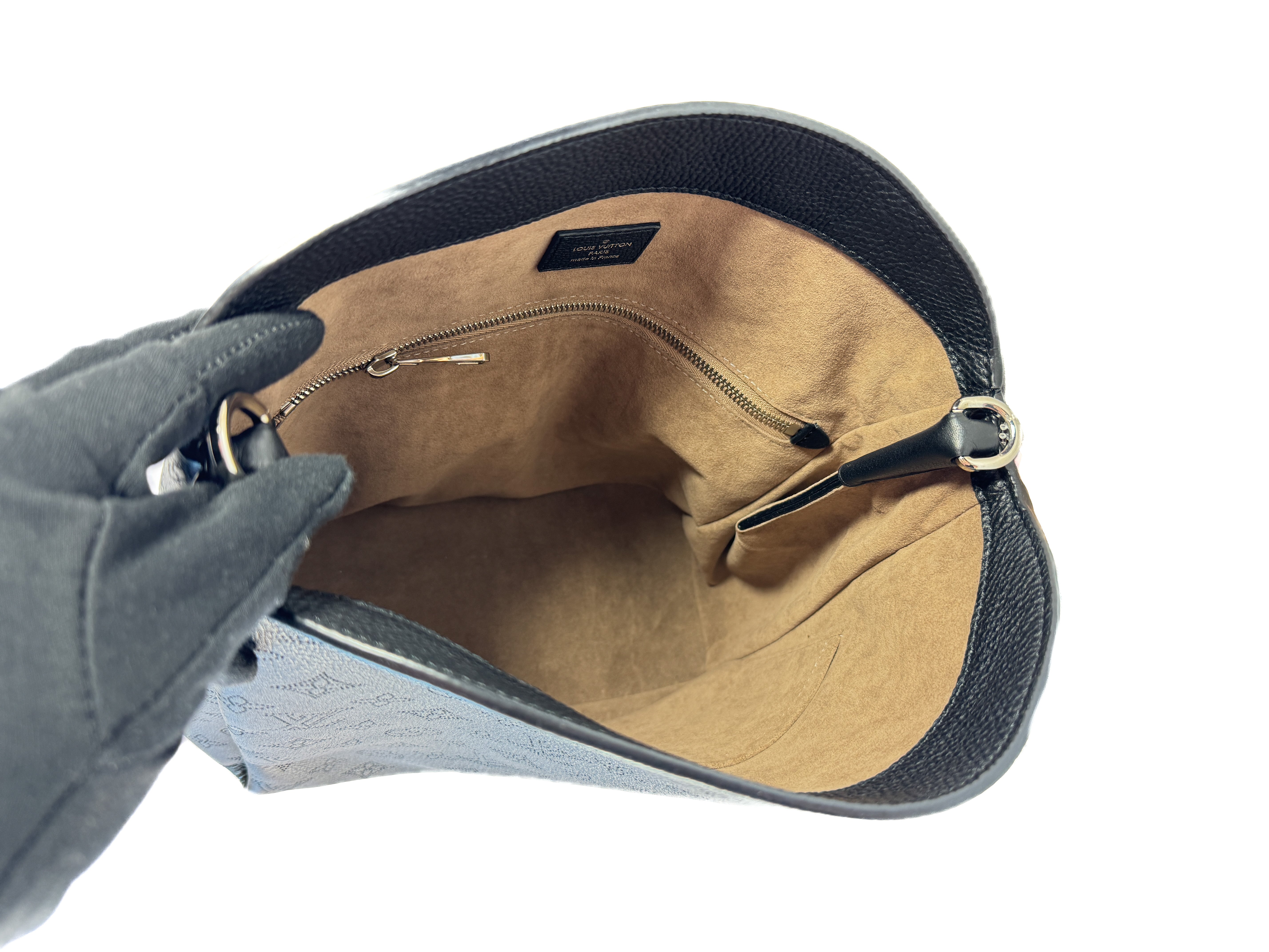 Louis Vuitton black Babylone Handbag Mahina Leather PM AH1155