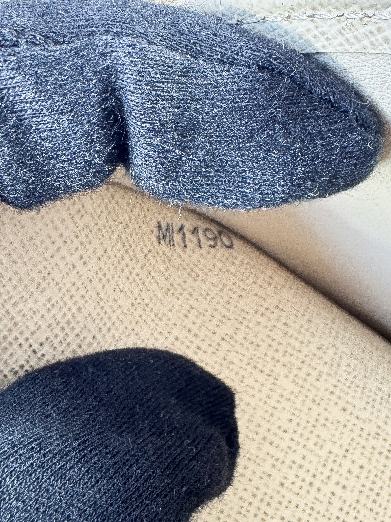 Louis Vuitton damier azur portefeuille viennois wallet MI1190