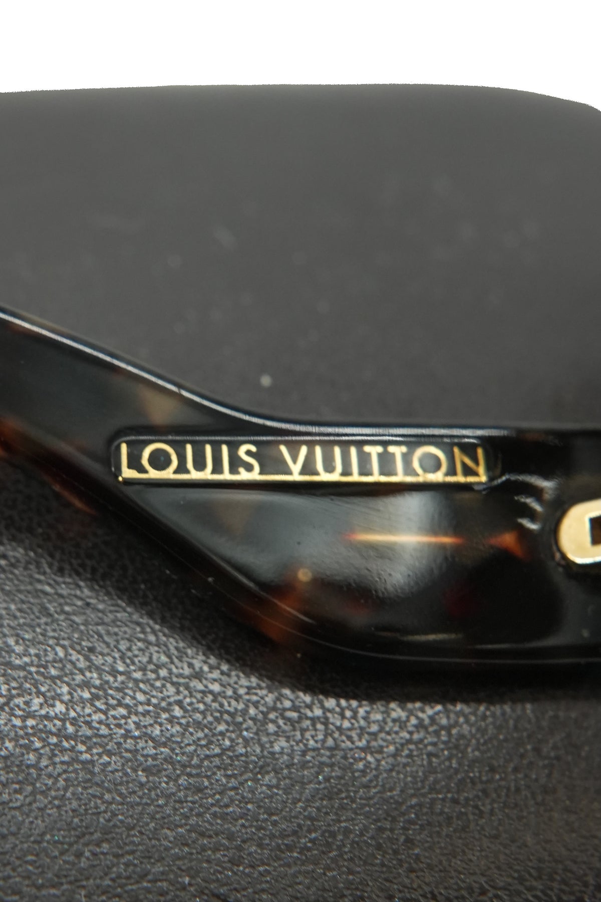 Louis Vuitton pink, brown Havana sunglasses Z0517W