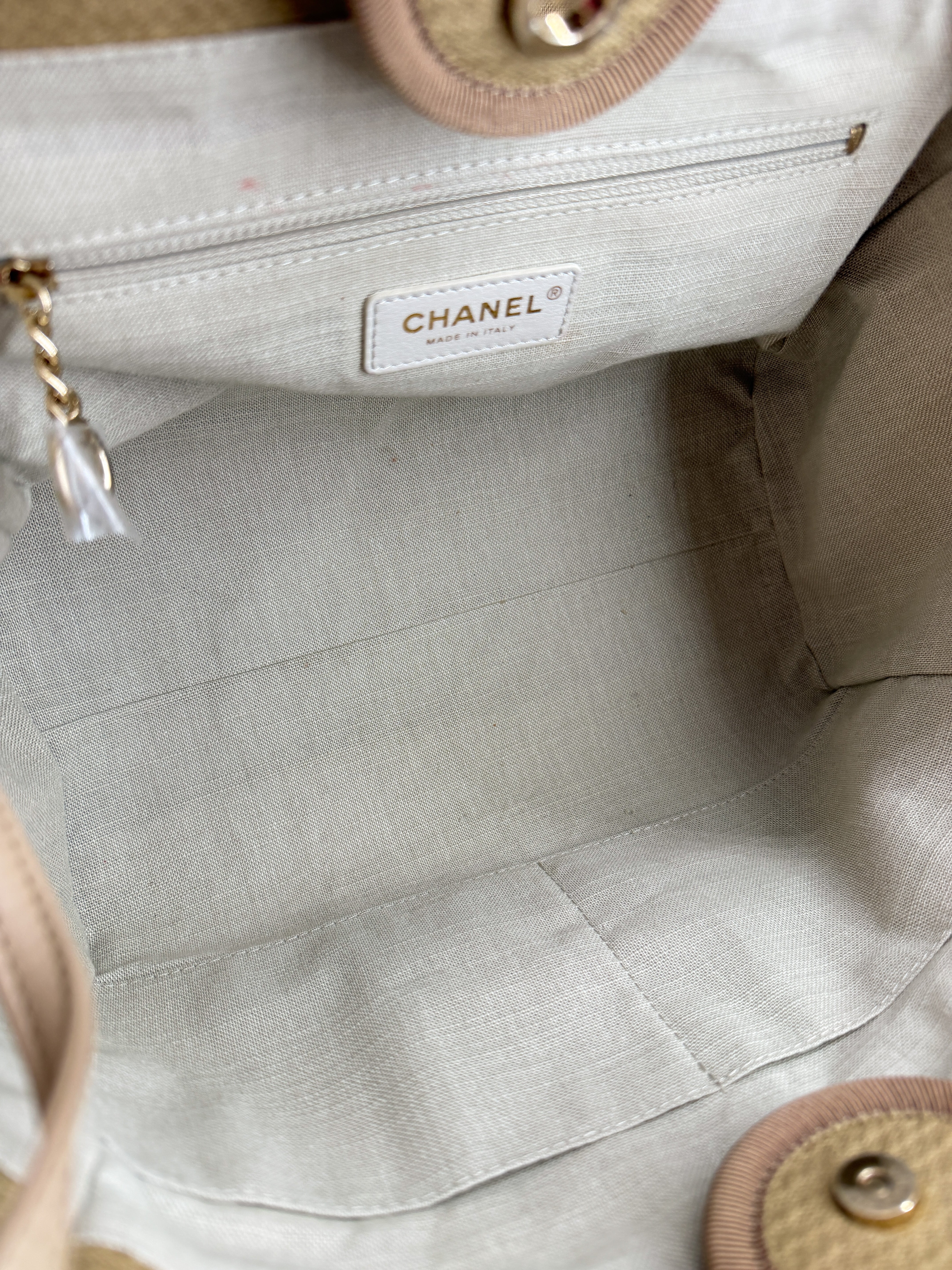 Chanel beige mixed materials small Deauville tote C0TNKH70