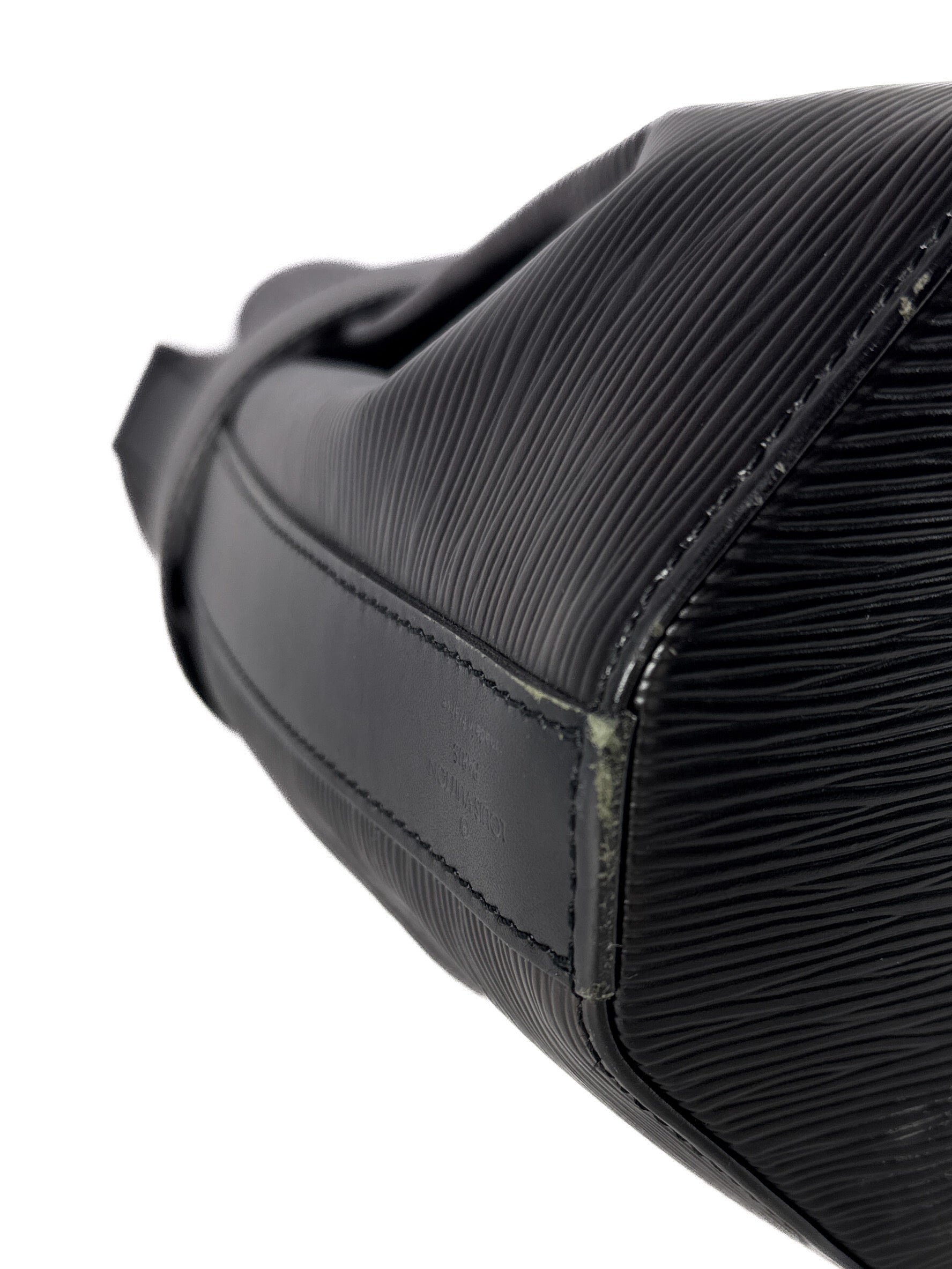 Louis Vuitton black epi Sac D'Epaule PM VI1918