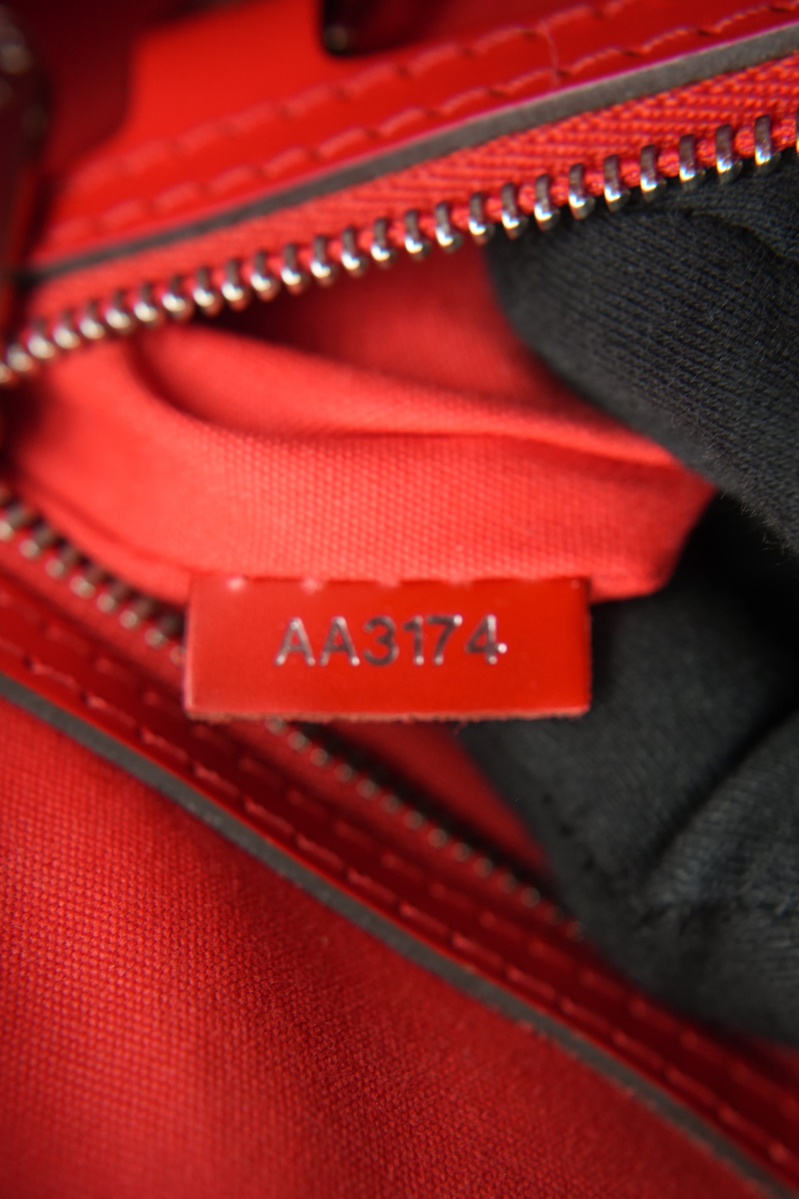 Louis Vuitton red epi leather Brea MM AA3174