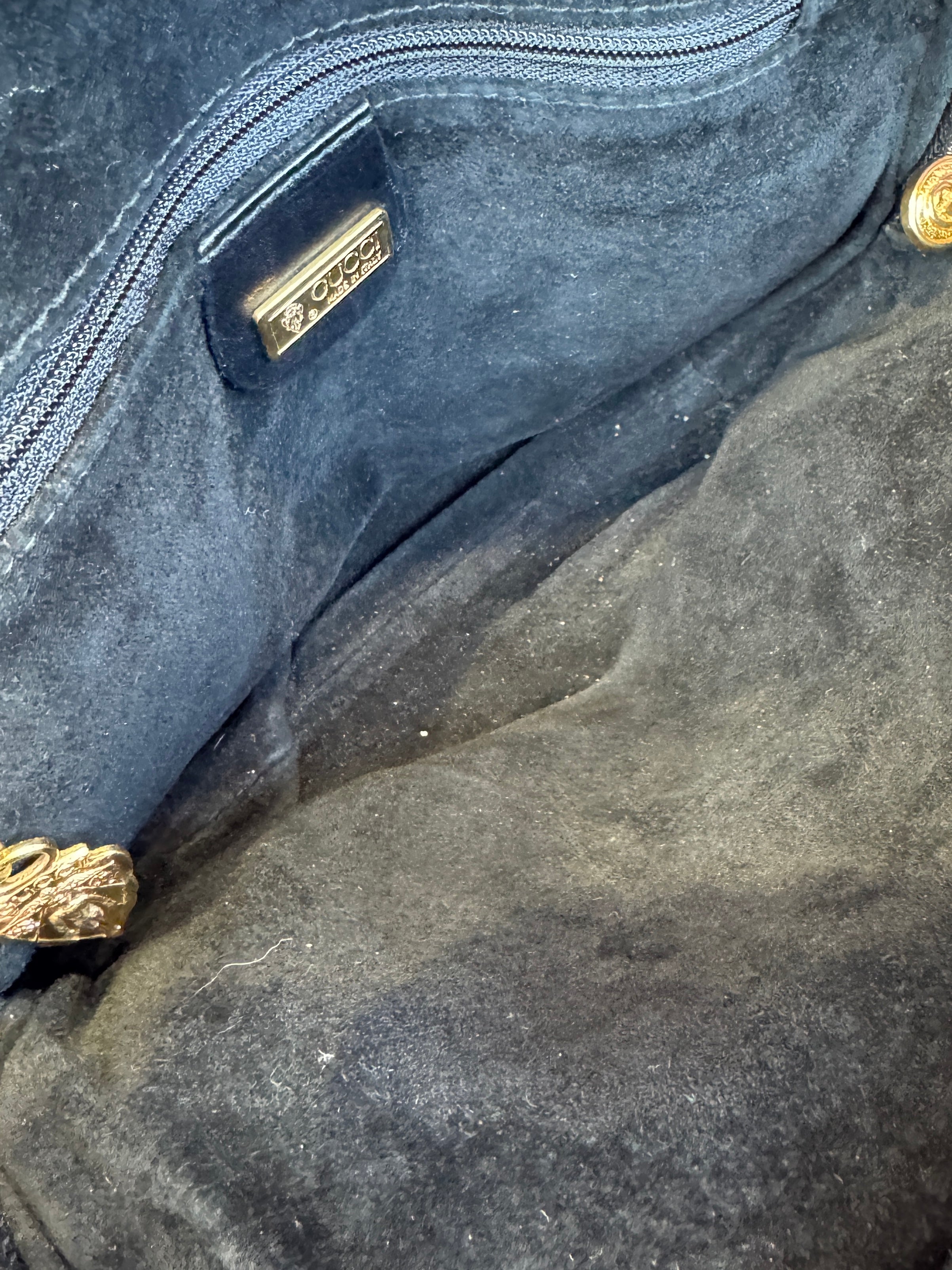 Gucci black vintage leather crossbody 007-104-0093