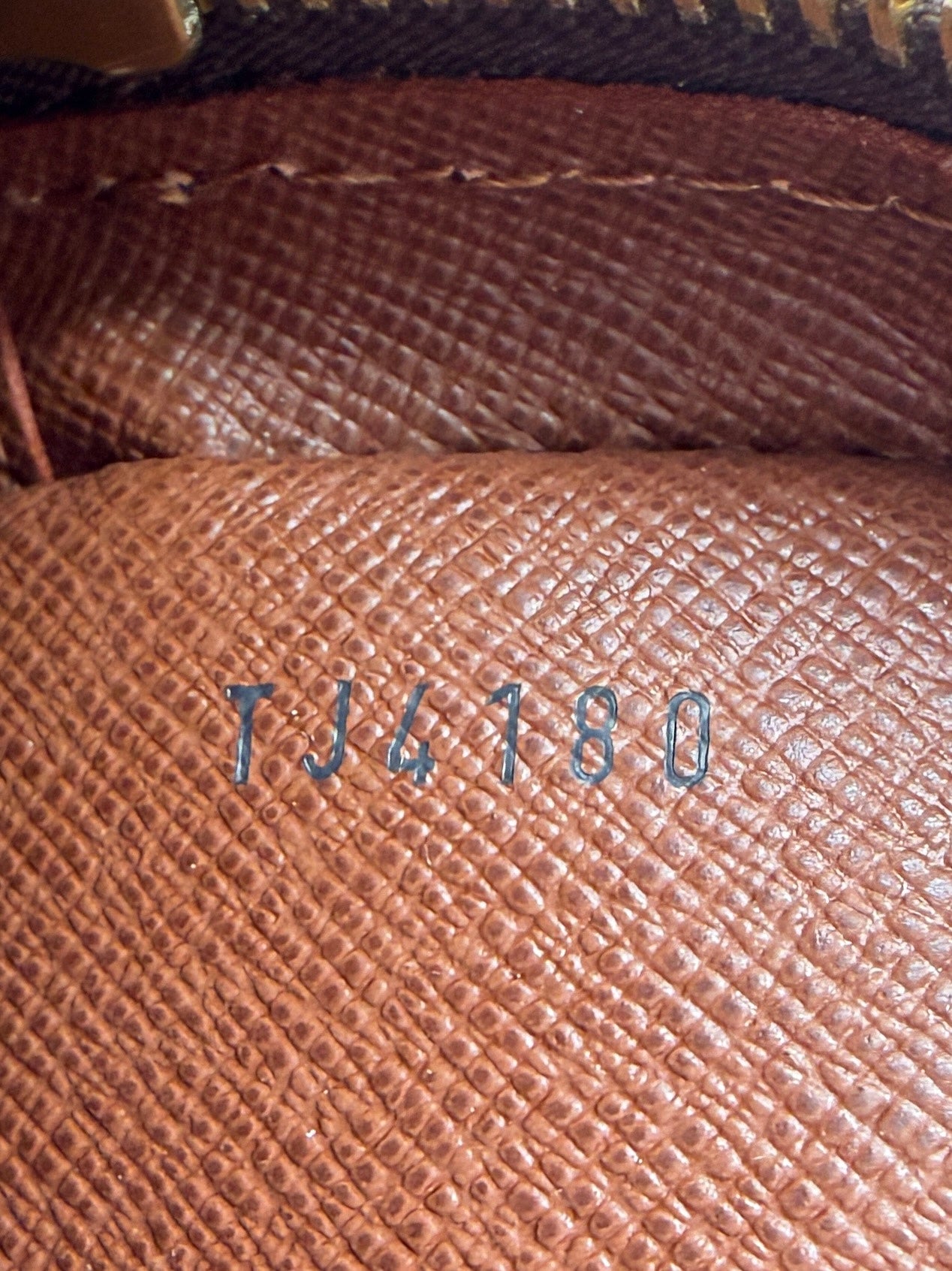 Louis Vuitton monogram Danube TJ4180