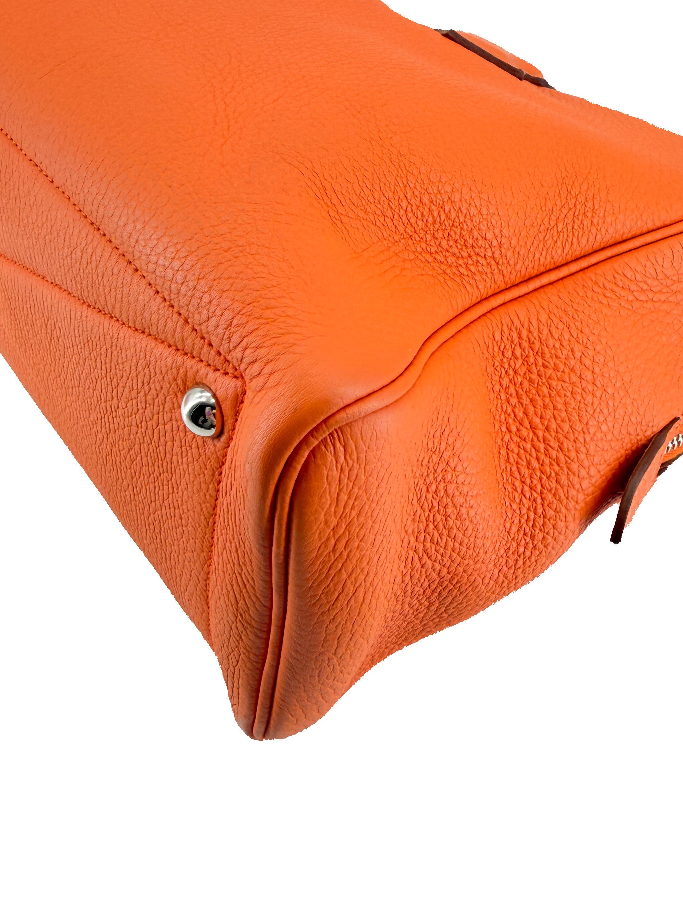 Hermès orange Clemence leather Victoria 35 square N