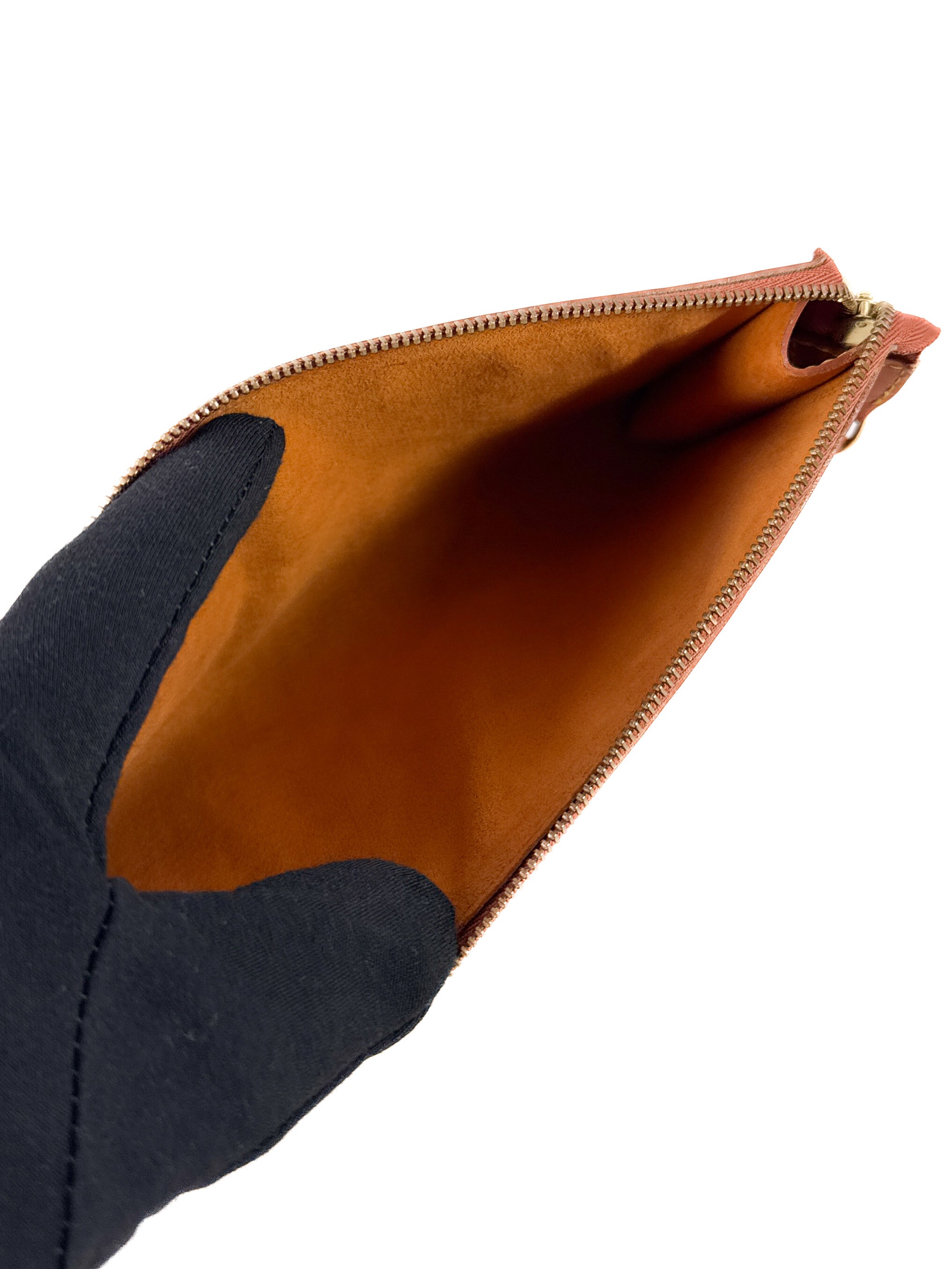 Louis Vuitton cannelle epi pochette AR0937