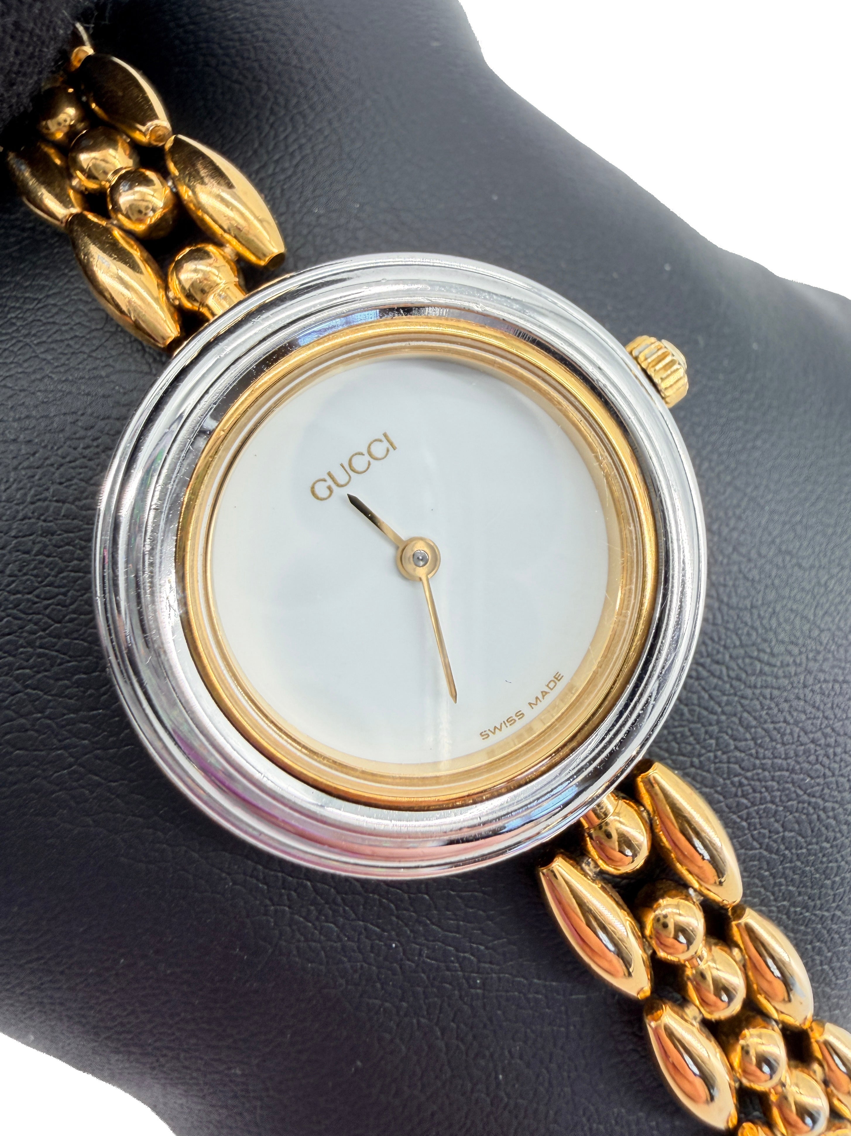 Gucci vintage gold tone Bezel watch 1322567