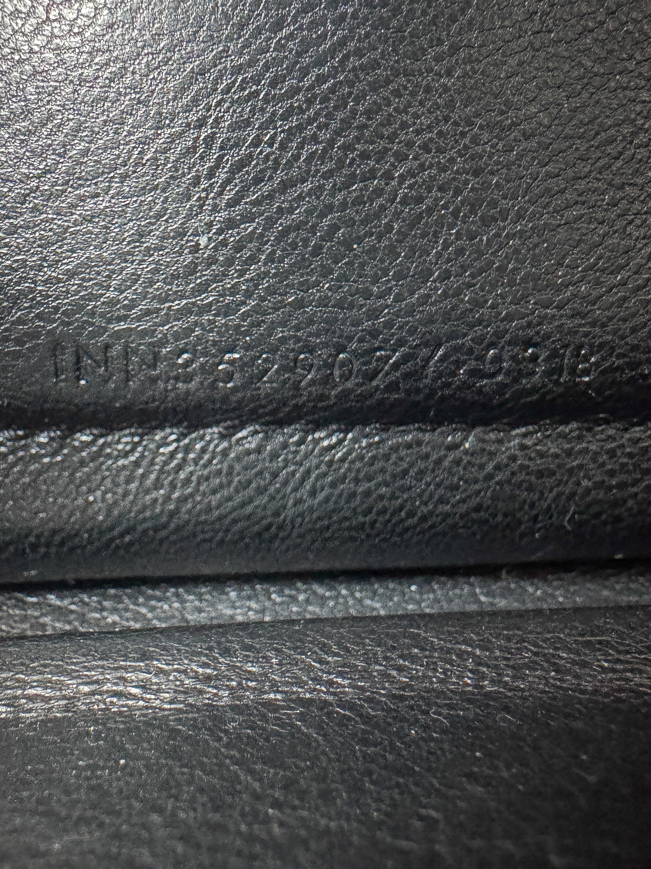 Saint Laurent black oversized zippy wallet INN352907Y 0318