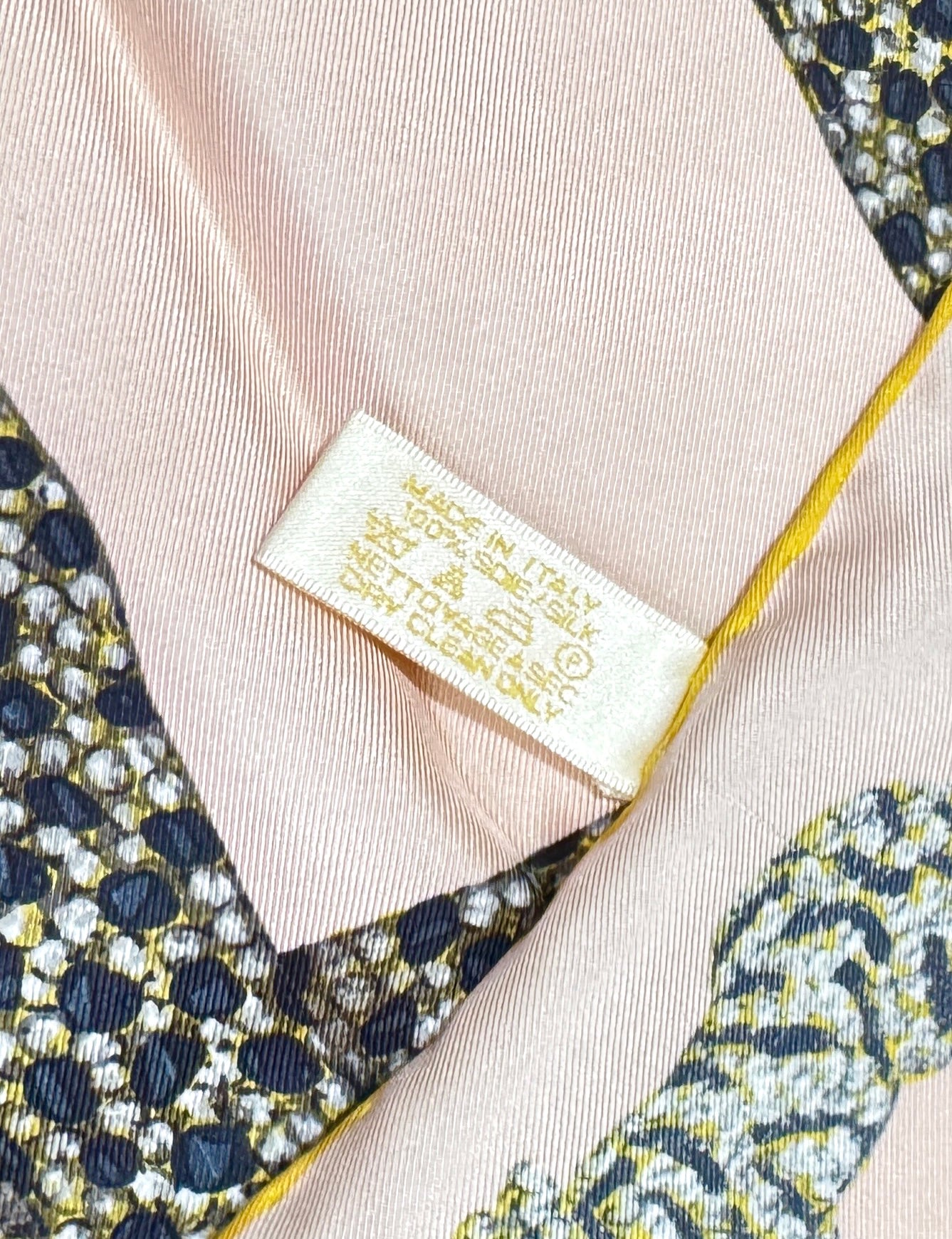 Cartier Panthère light pink silk vintage scarf 90cm