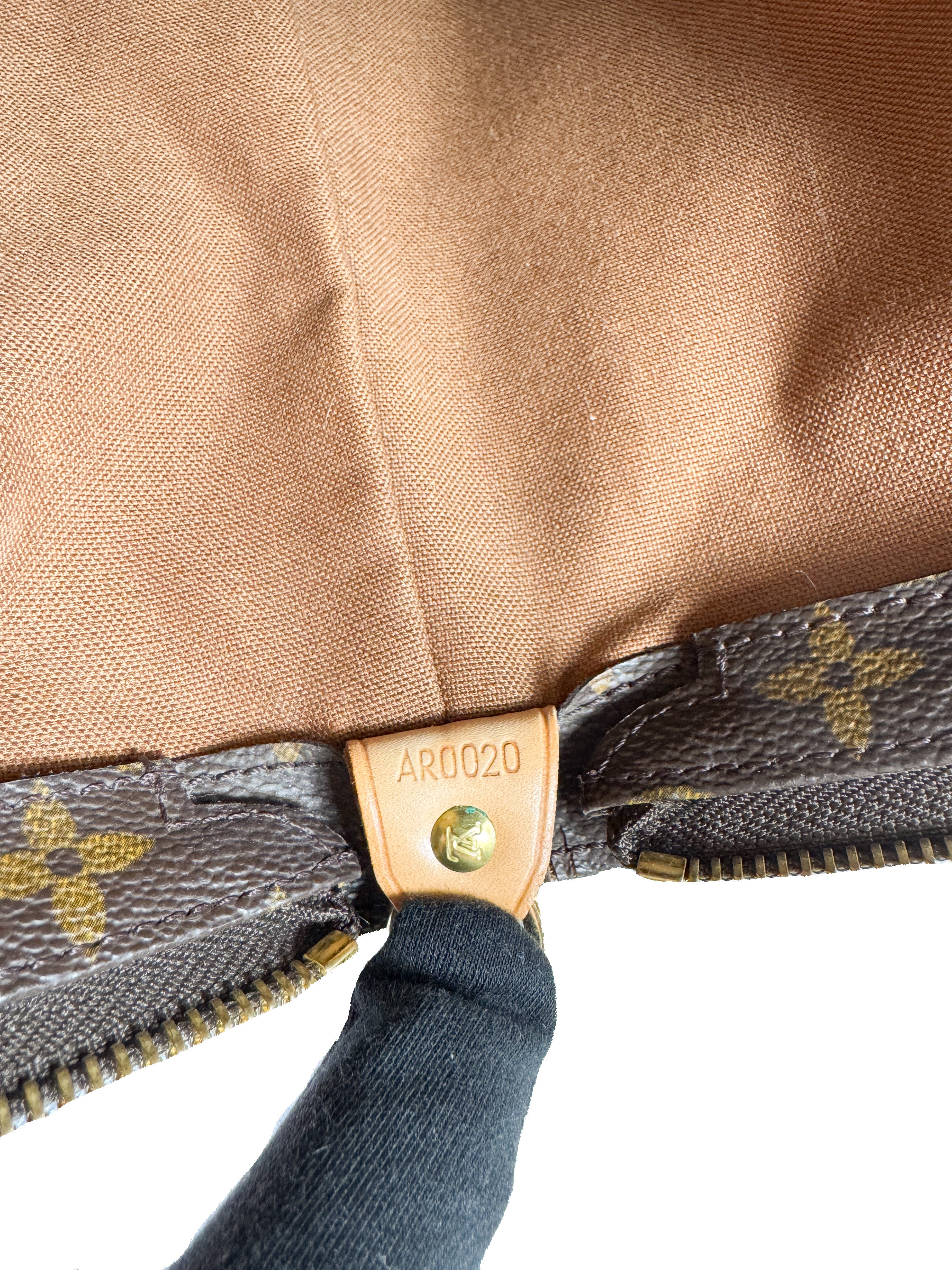 Louis Vuitton monogram Cabas Mezzo tote AR0020