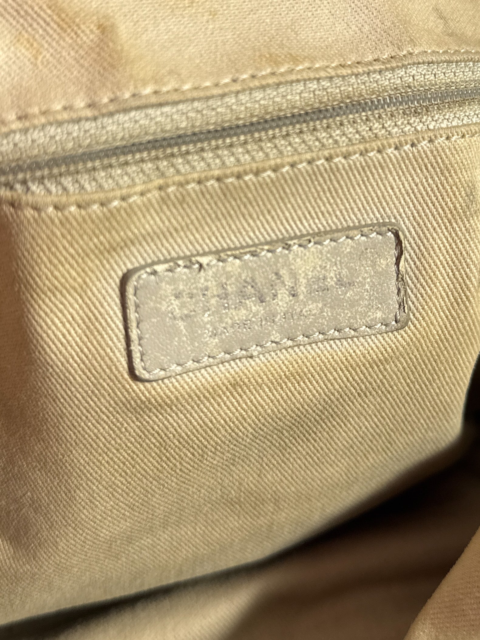 Chanel black leather glazed Deauville 22312901