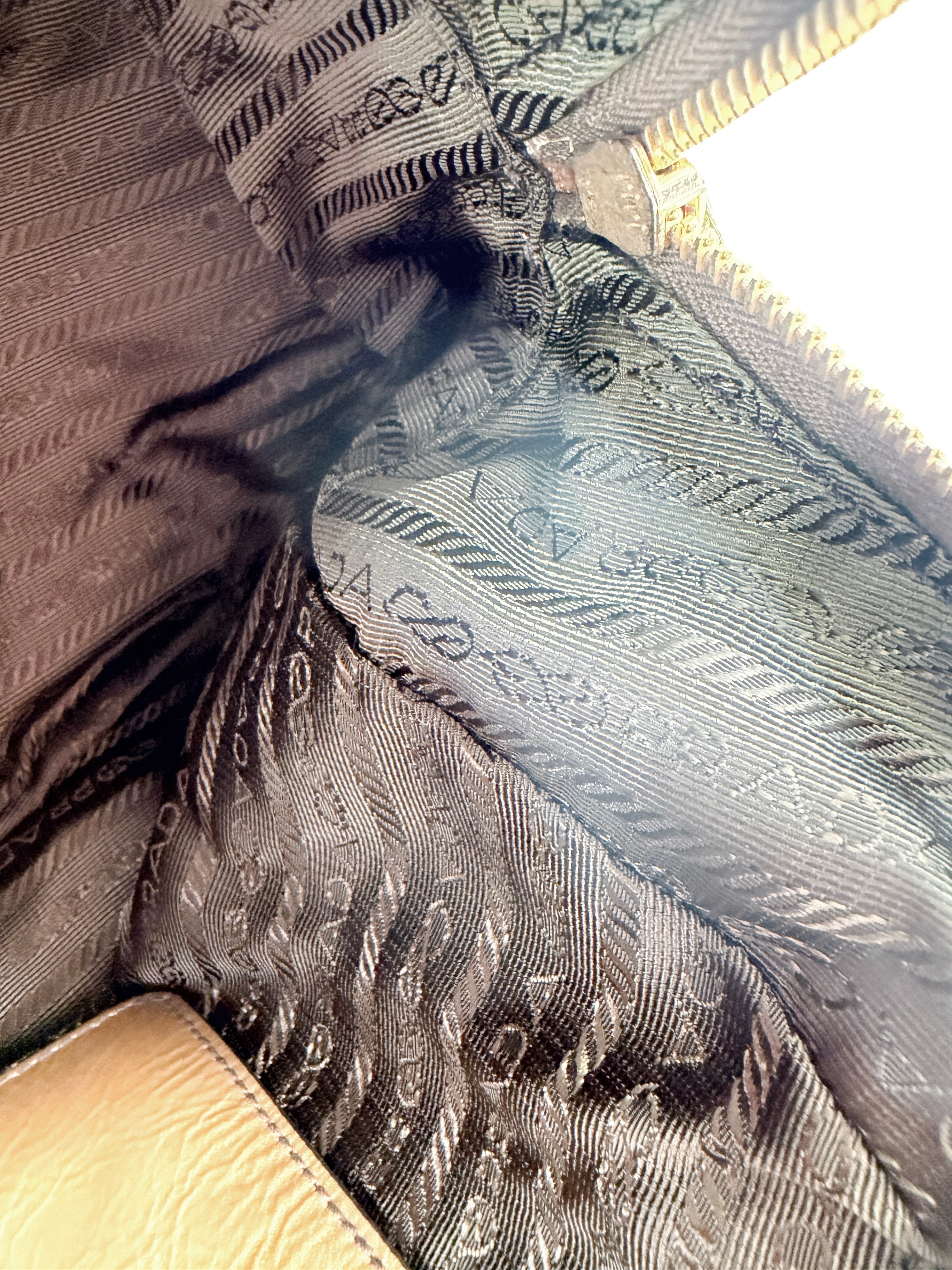 Prada brown Vernice sfumato handle bag 129