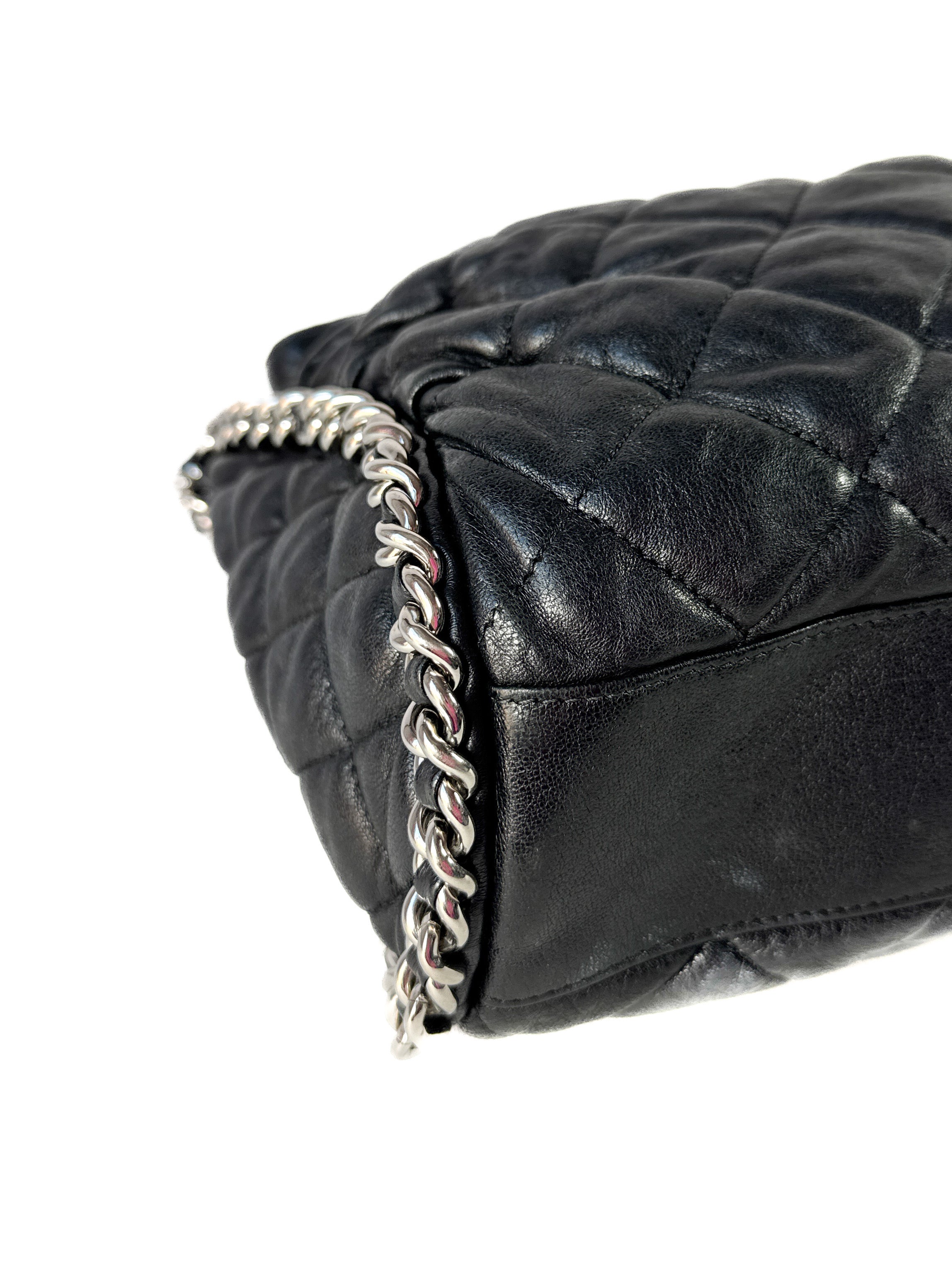 Chanel black chain around hobo quilted shoulder bag 15674661