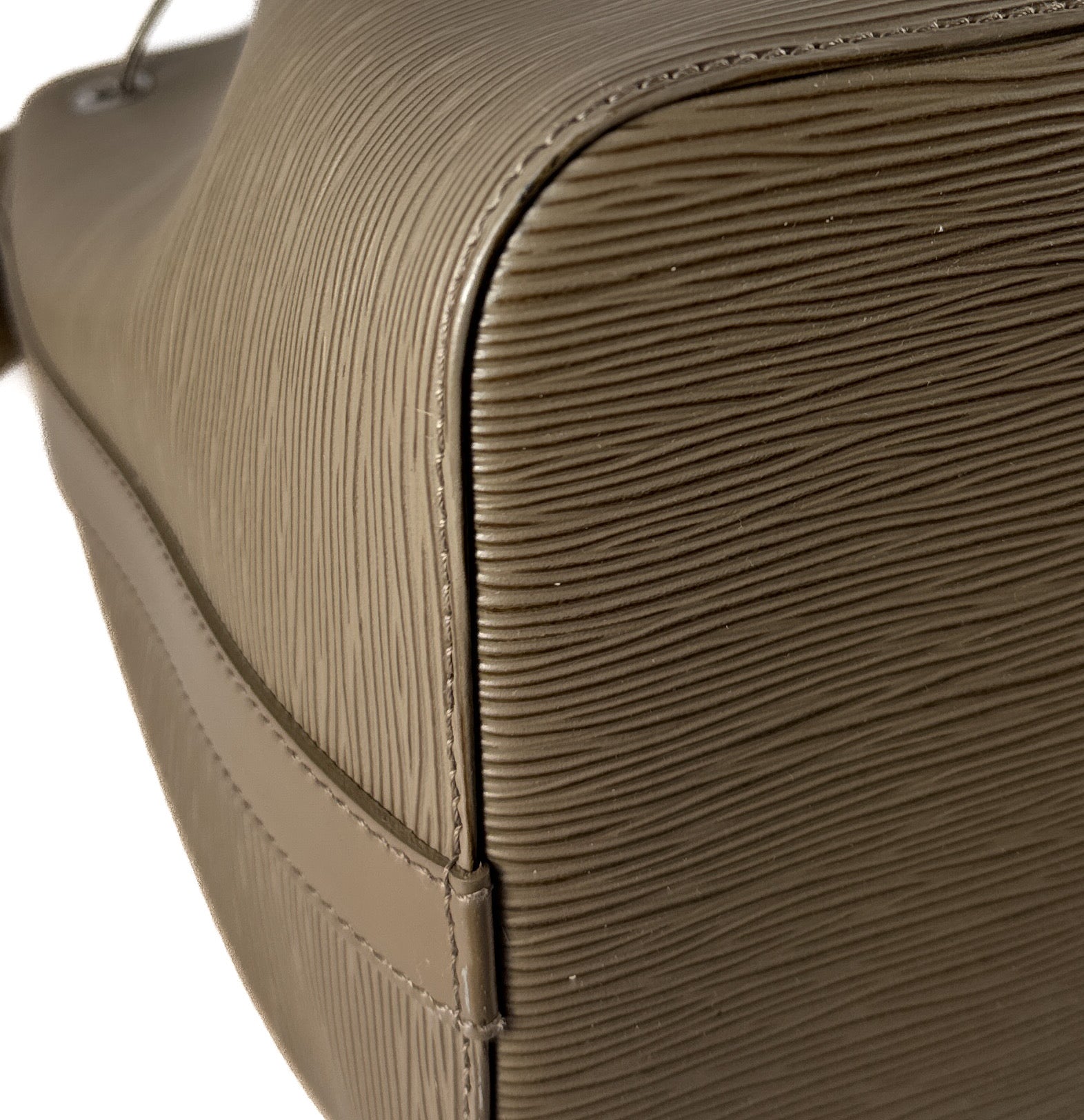 Louis Vuitton pepper epi petit Noe AR0011