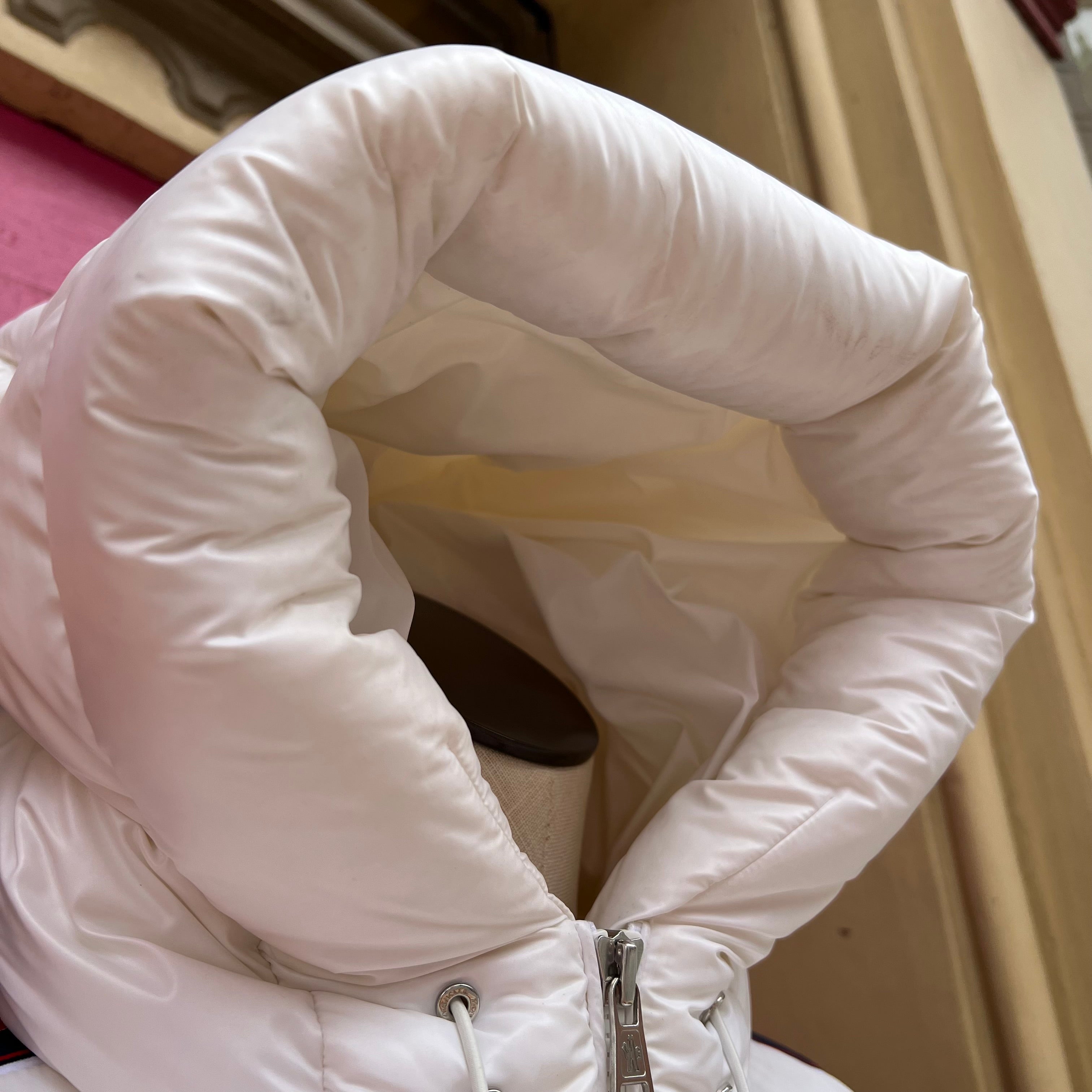 Moncler white Dincer Giubbotto jacket size XL (mens) **as is**