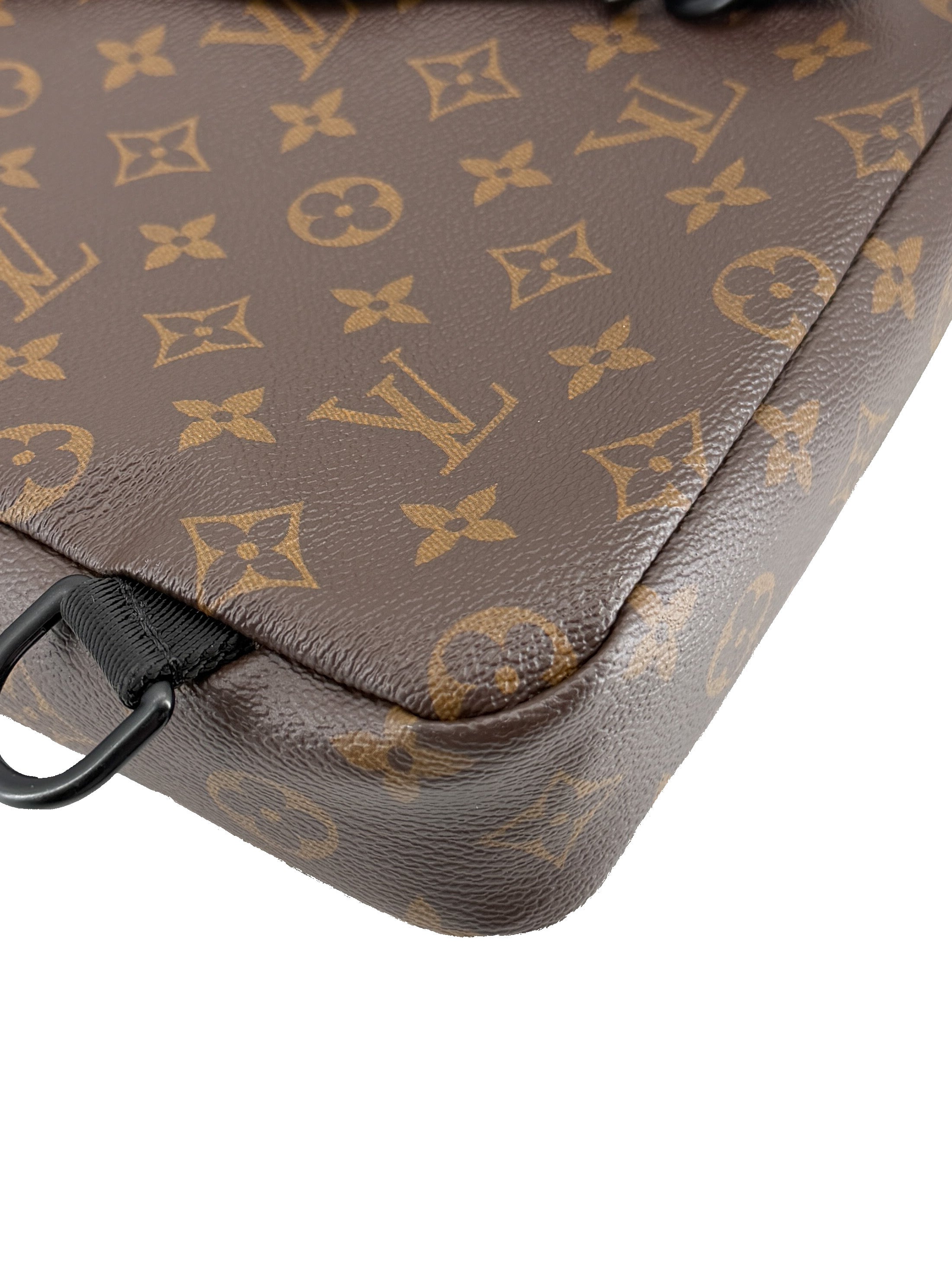 Louis Vuitton monogram black Avenue sling NFC