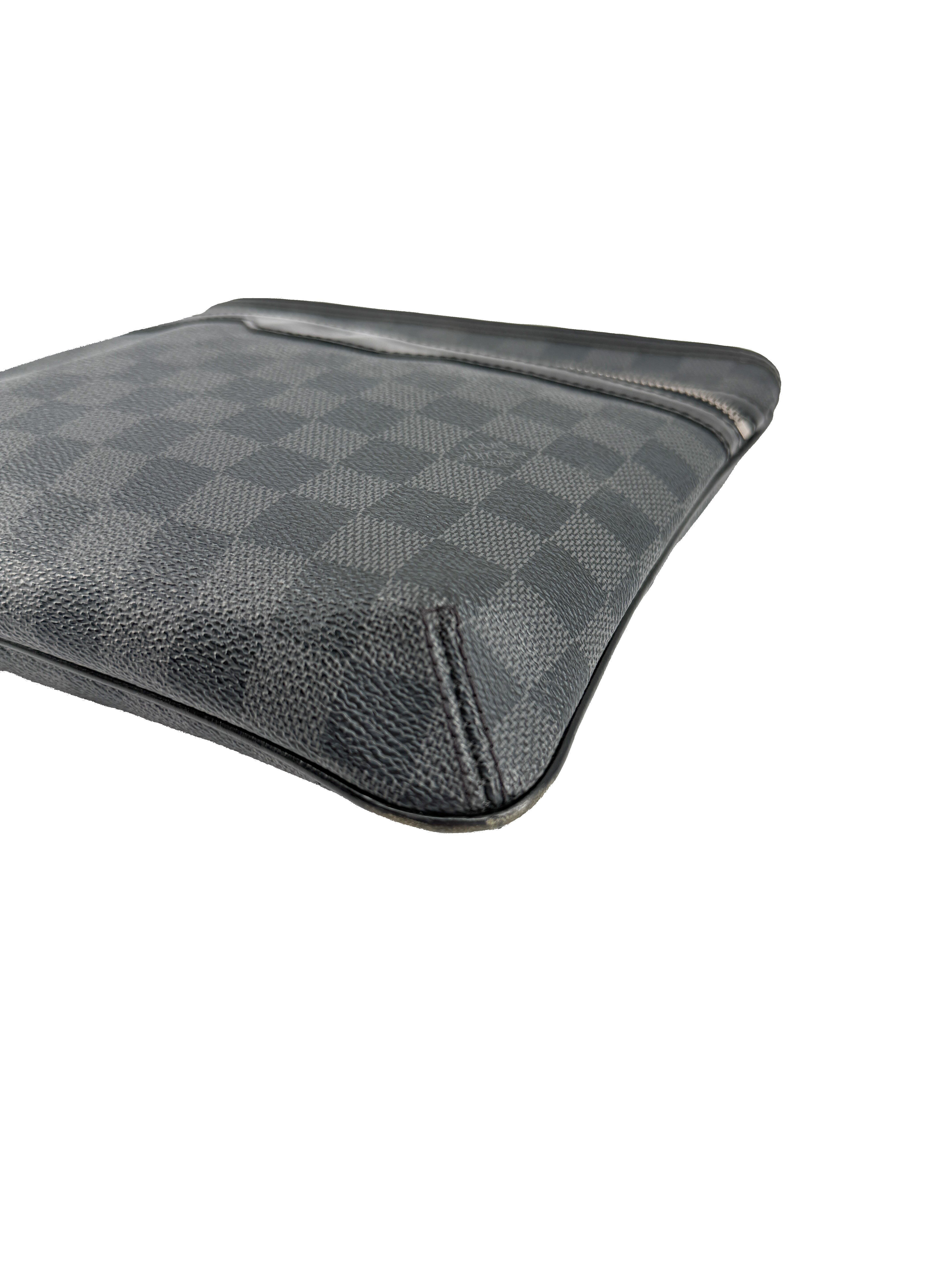 Louis Vuitton damier graphite Thomas crossbody VI2079