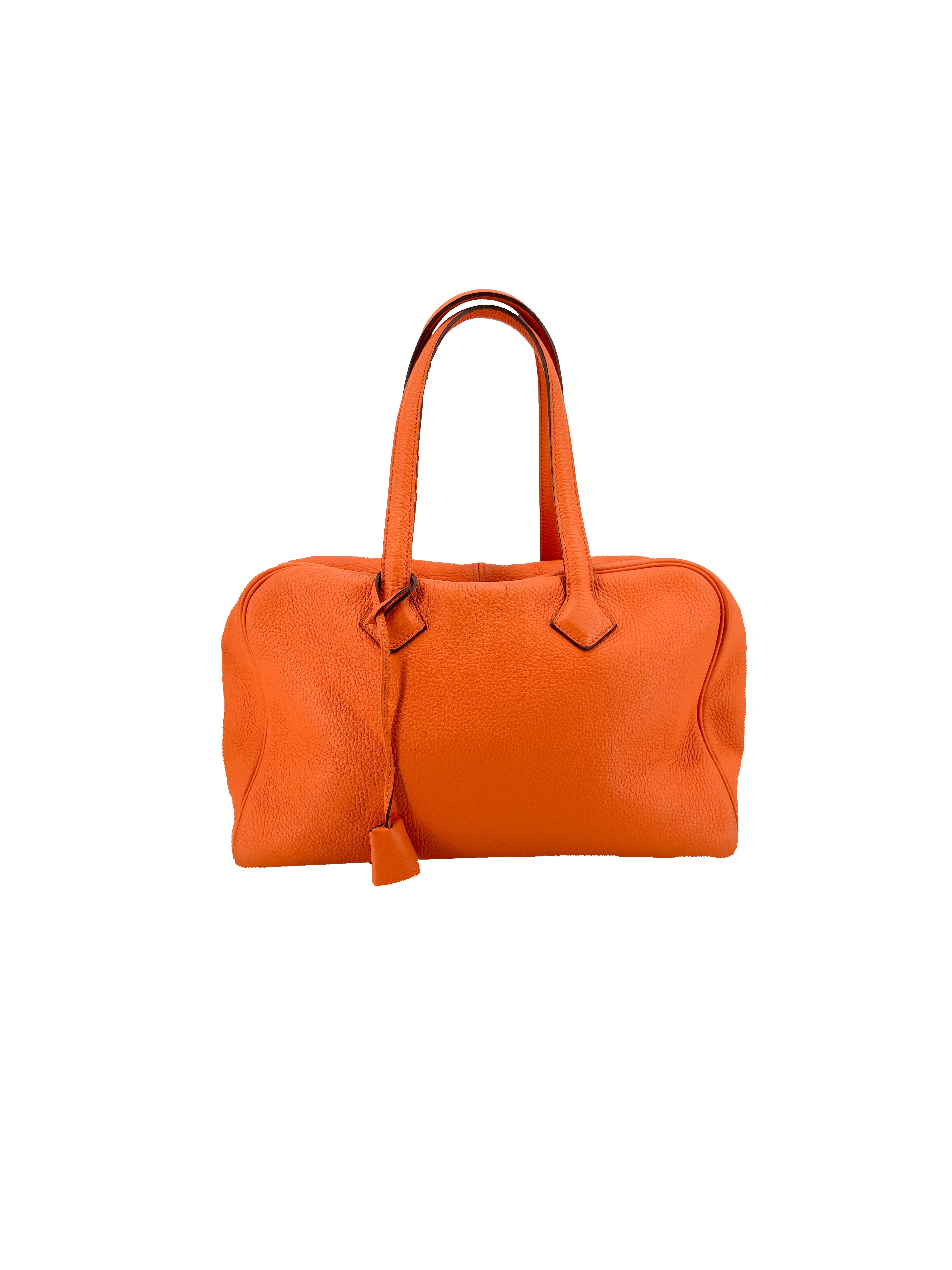 Hermès orange Clemence leather Victoria 35 square N