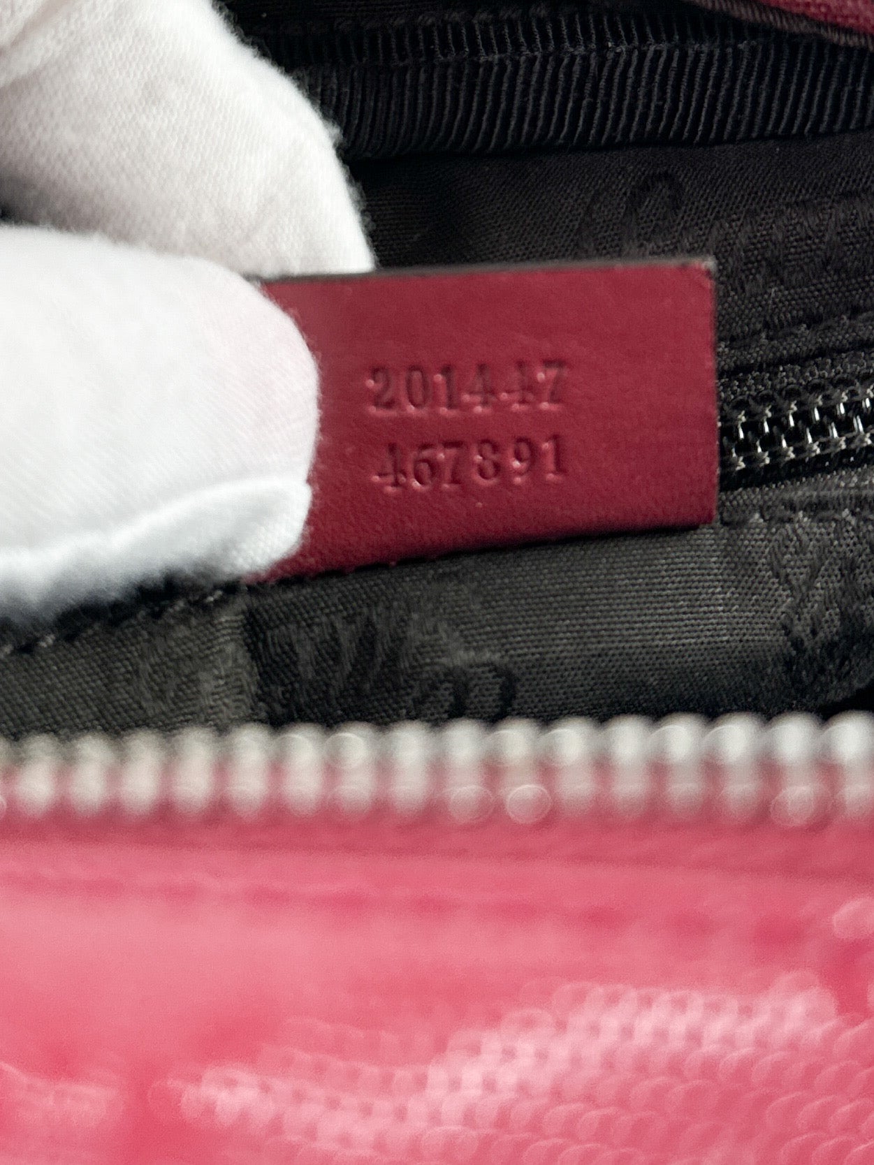 Gucci GG Imprime raspberry signature crossbody 457891