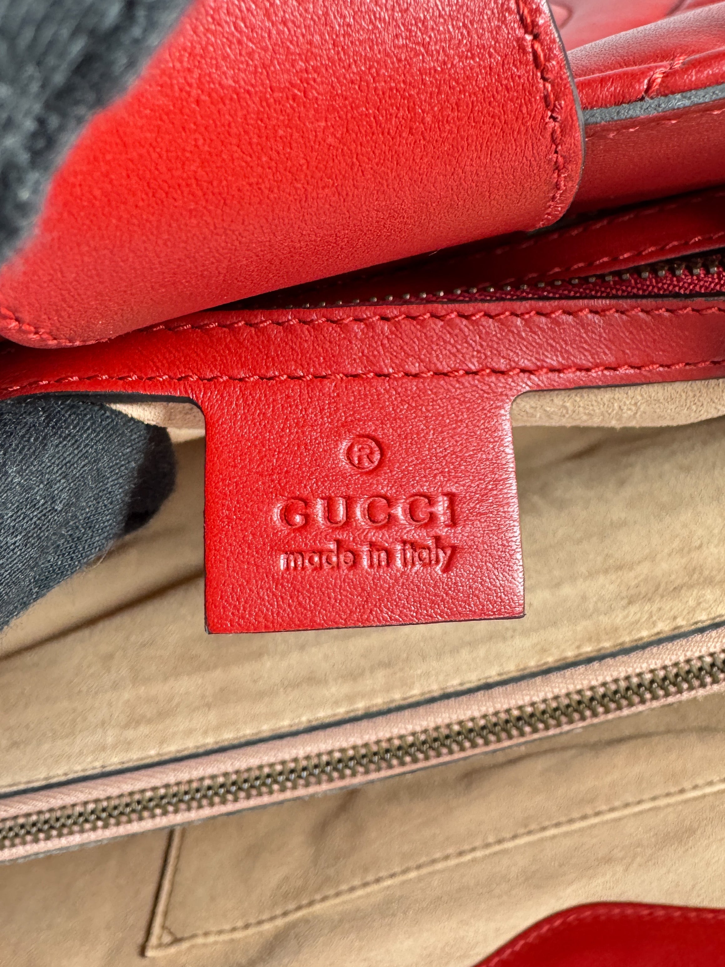 Gucci red leather GG Marmont Matelasse tote 525040