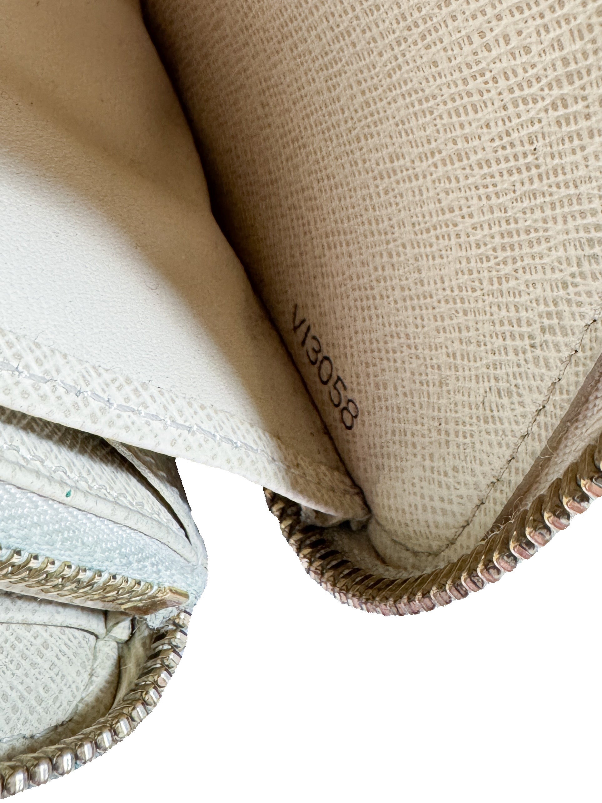 Louis Vuitton damier azur zippy wallet VI3058