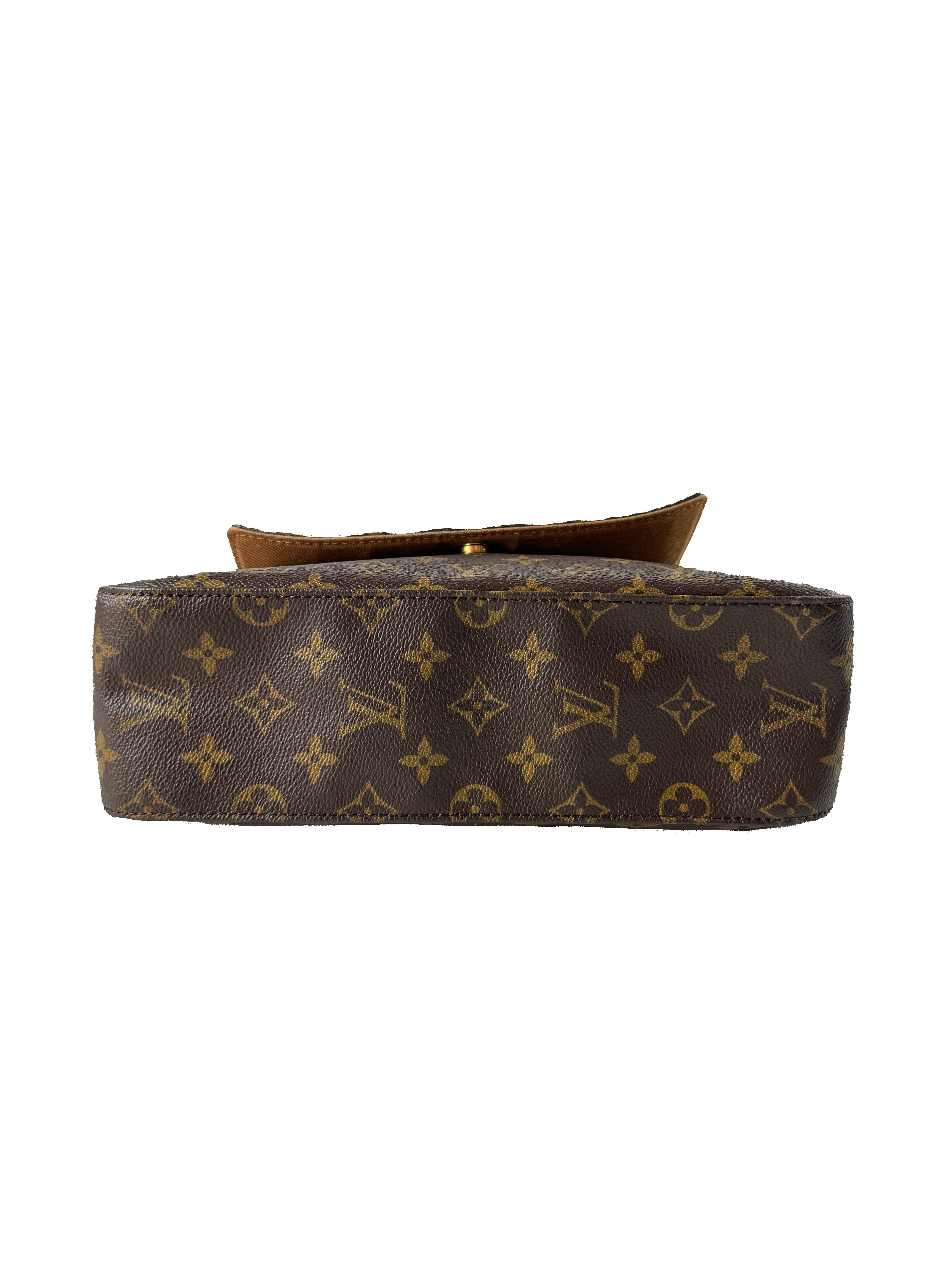 Louis Vuitton monogram Looping mini MI0022