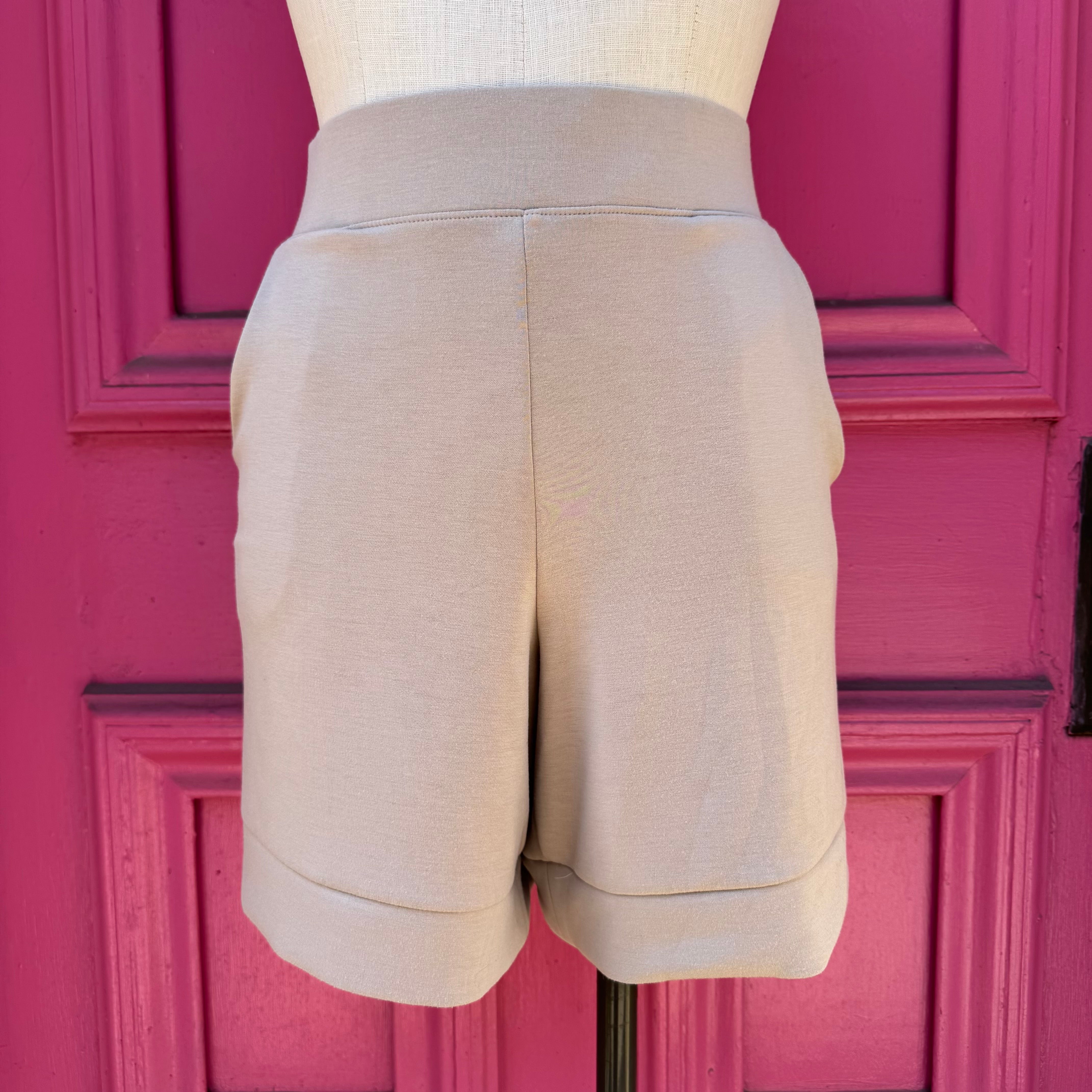 Chico’s beige pullover shorts lounge set size M
