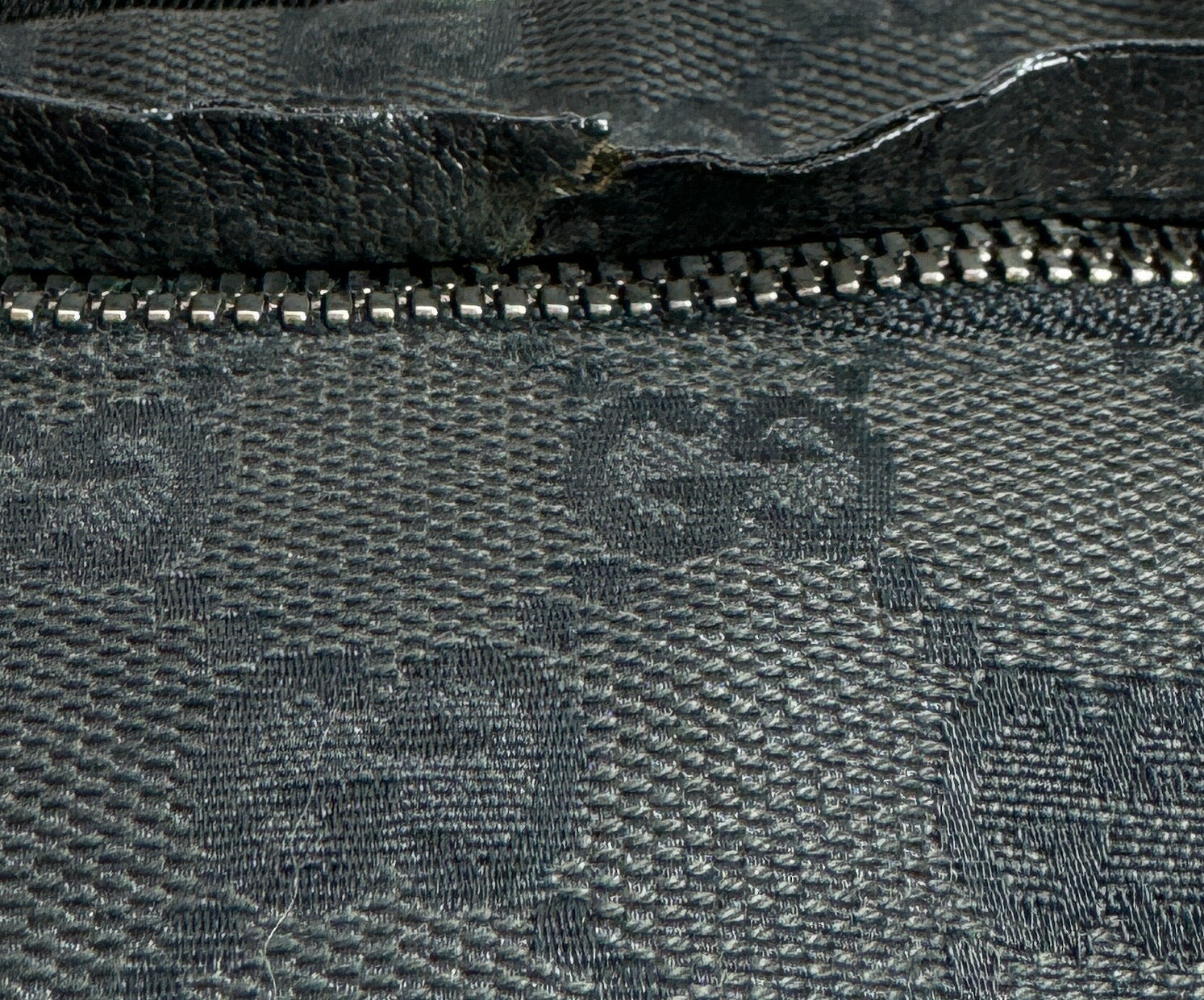 Gucci black signature vintage belt bag