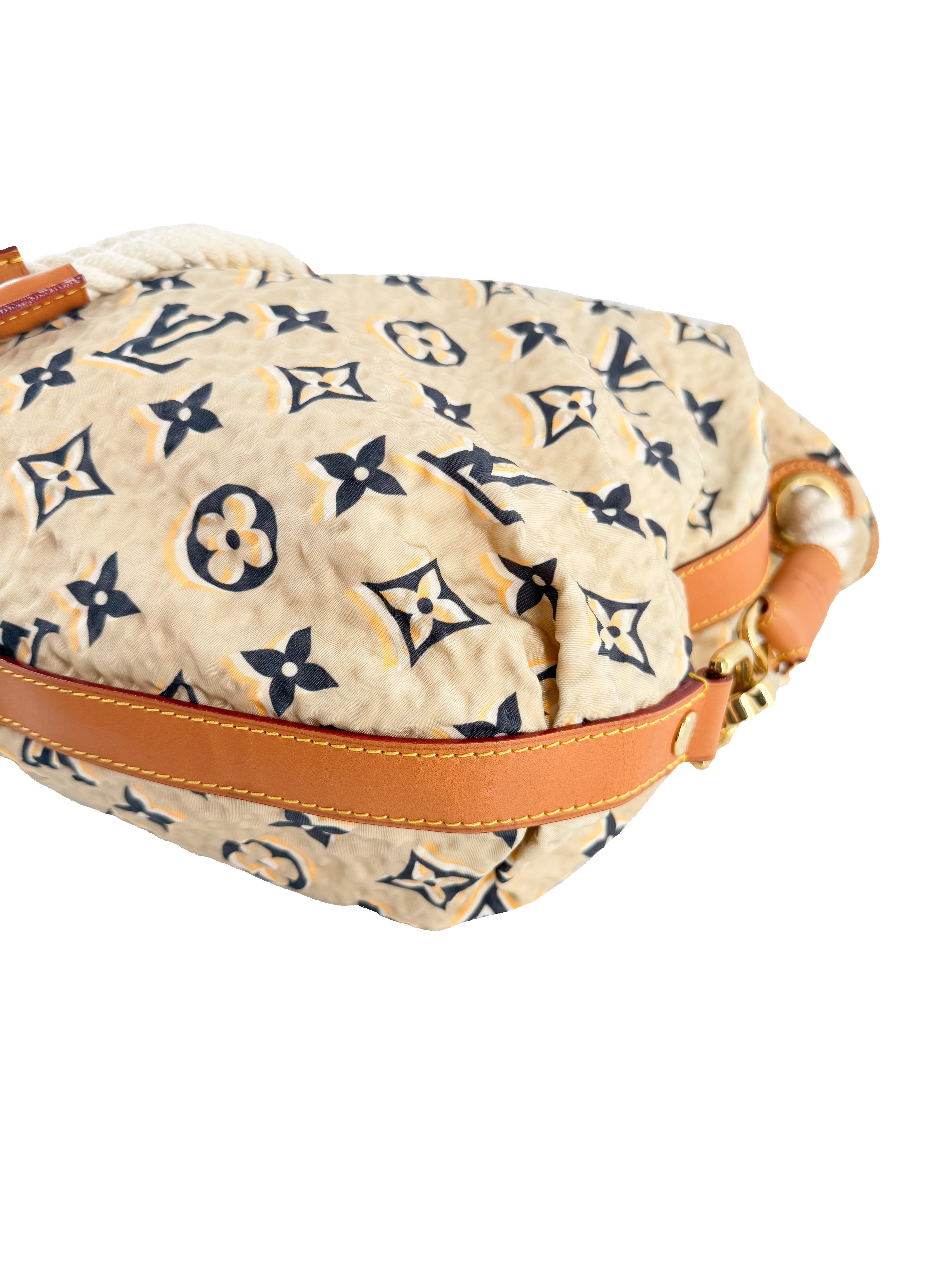 Louis Vuitton cream monogram Bulles MM Cruise Line FL4009