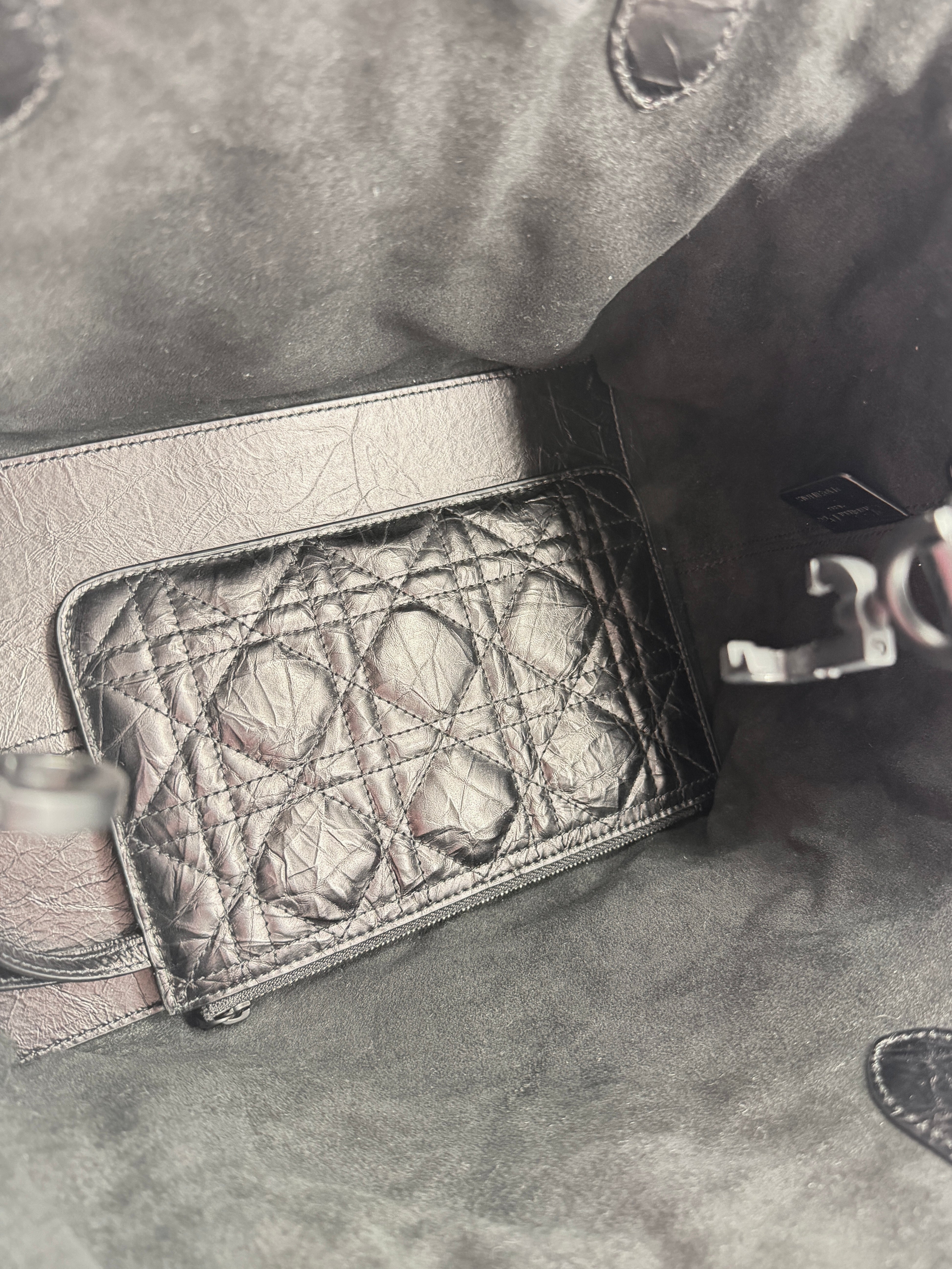 Dior black medium Toujours tote 40-MA-1223