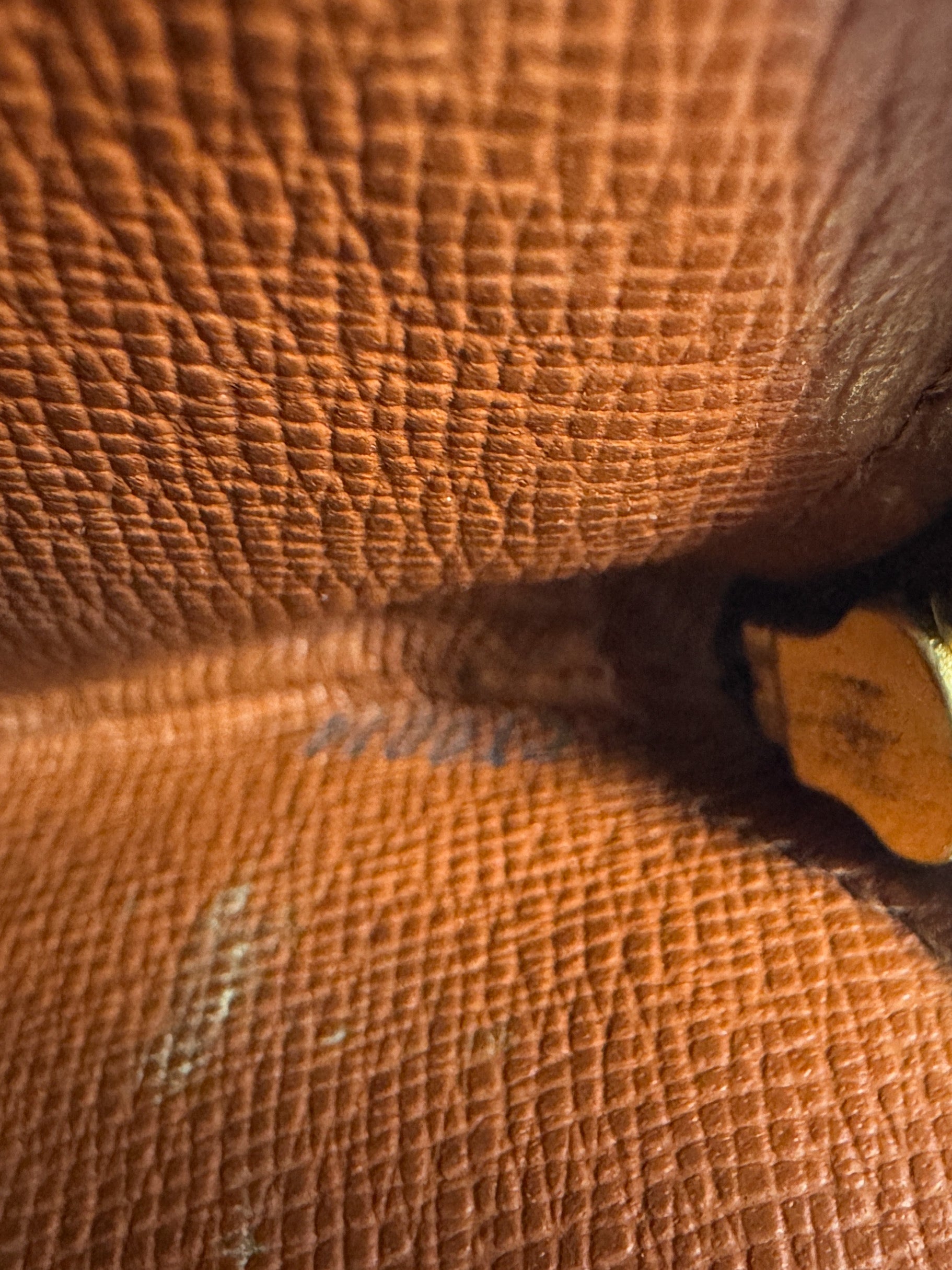 Louis Vuitton monogram round coin pouch CT0014