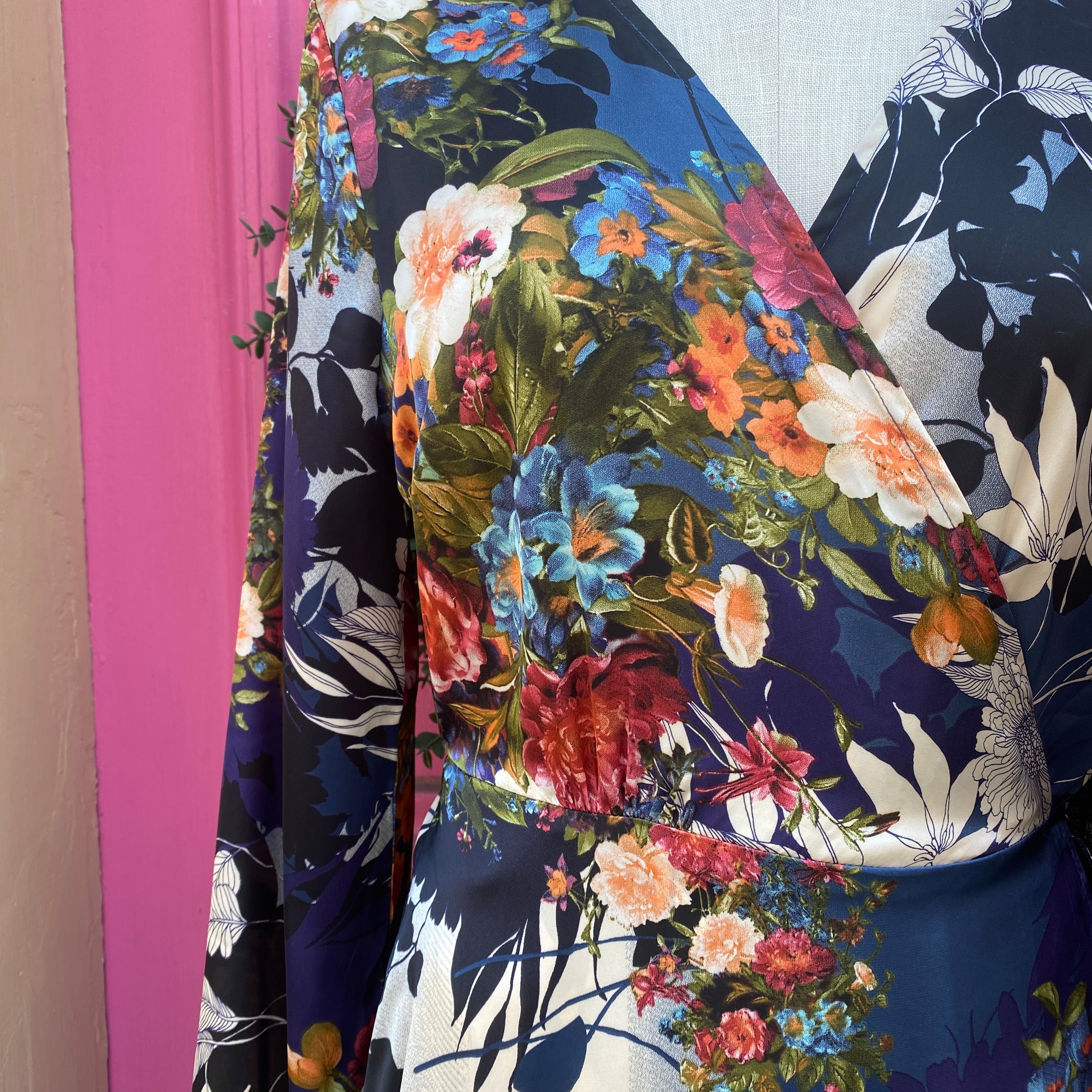 Lulus multicolor long sleeve wrap dress size L