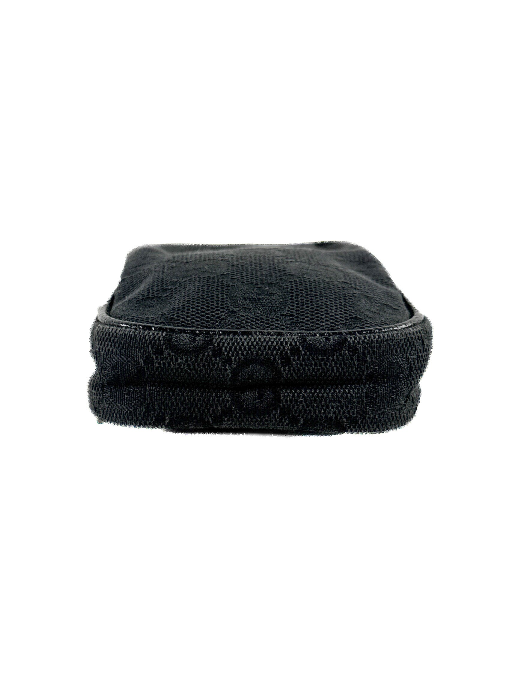 Gucci black signature small zip pouch 002404